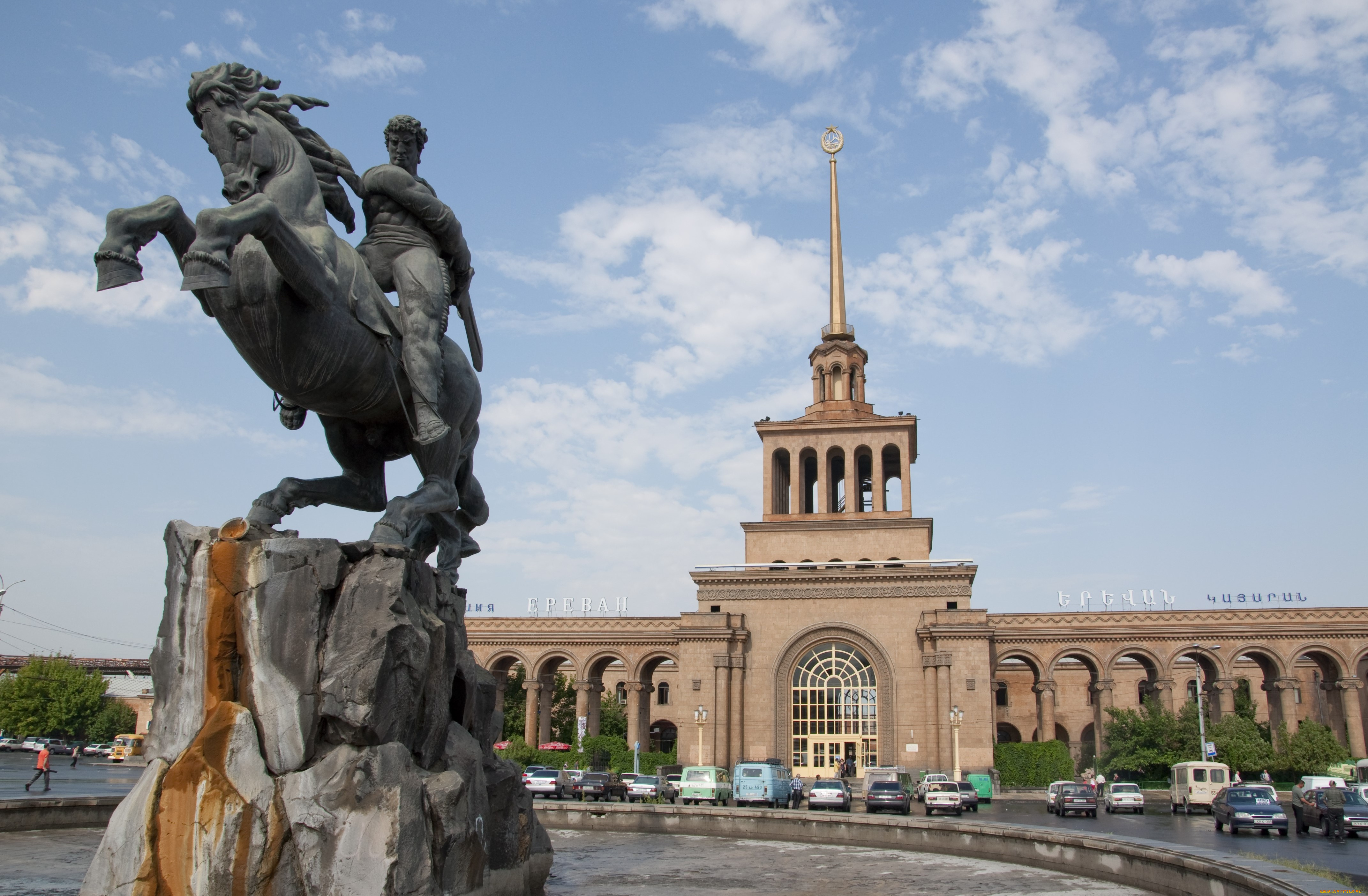 города, -, памятники, , скульптуры, , арт-объекты, памятник, давиду, у, железнодорожного, вокзала, город, ереван
