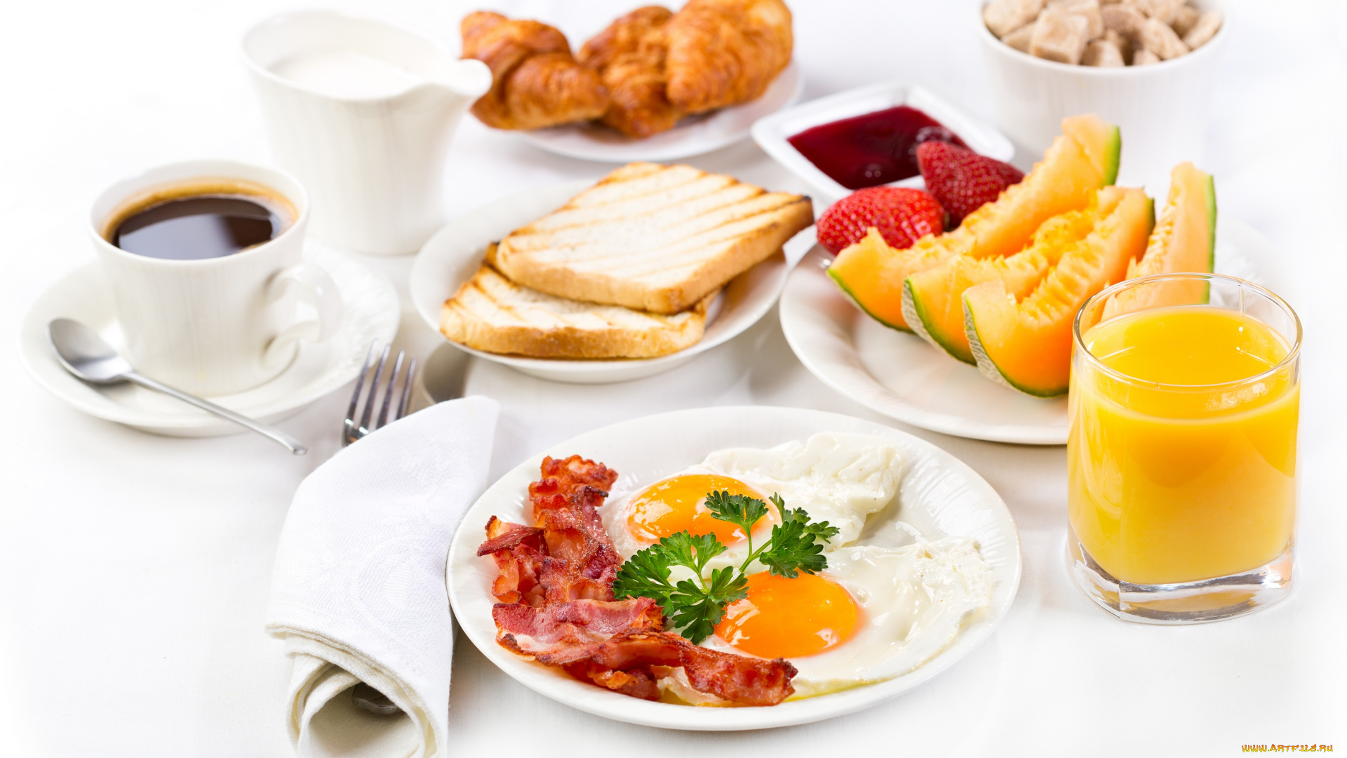 еда, разное, яичница, с, беконом, сервировка, сок, фрукты, завтрак, круассаны, кофе