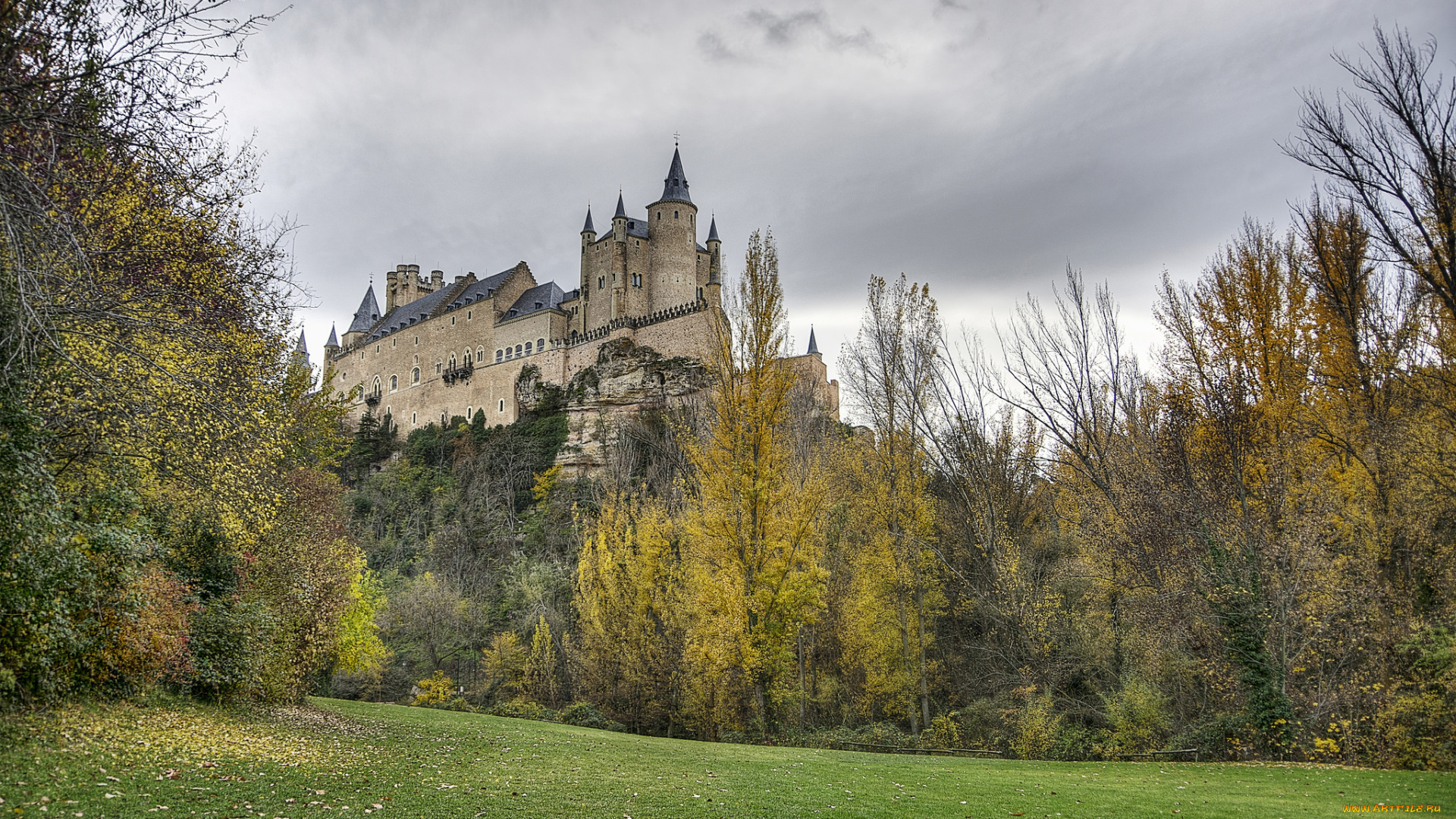 alc&, 225, zar, de, segovia, , espa&, 241, города, замки, испании, замок, лес