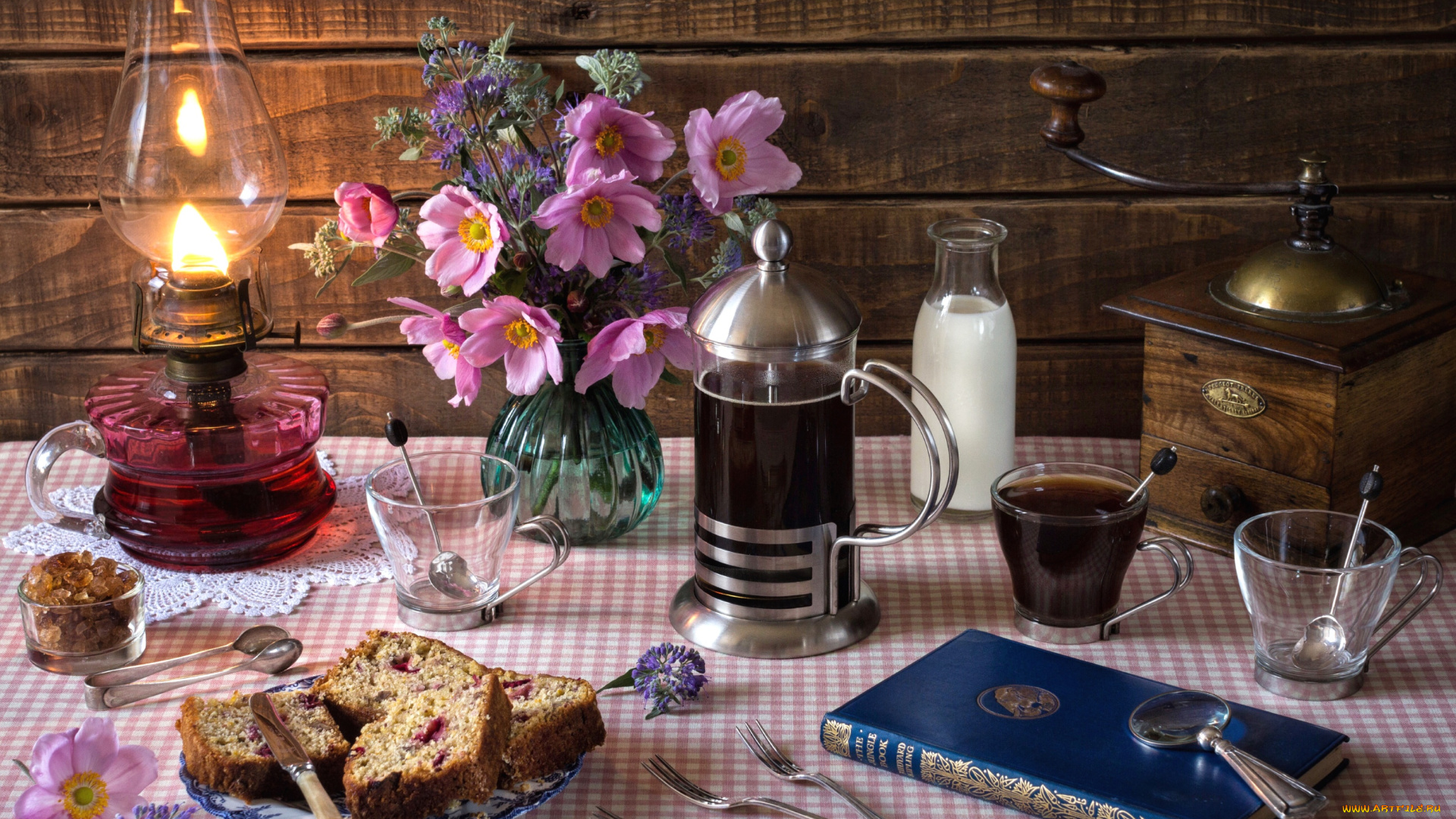 еда, натюрморт, цветы, кофе, лампа, книга, изюм, кофемолка, анемоны, кекс, молоко