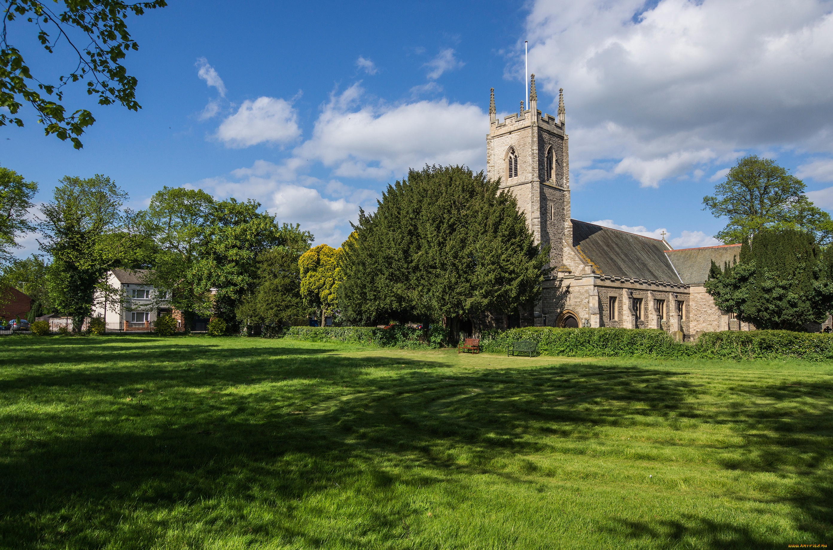 города, -, католические, соборы, , костелы, , аббатства, кусты, зелень, солнце, поляна, скамейки, облака, morton, церковь, деревья, великобритания, деревня, трава, небо, gainsborough, saint, pauls, church, святого, павла, лето
