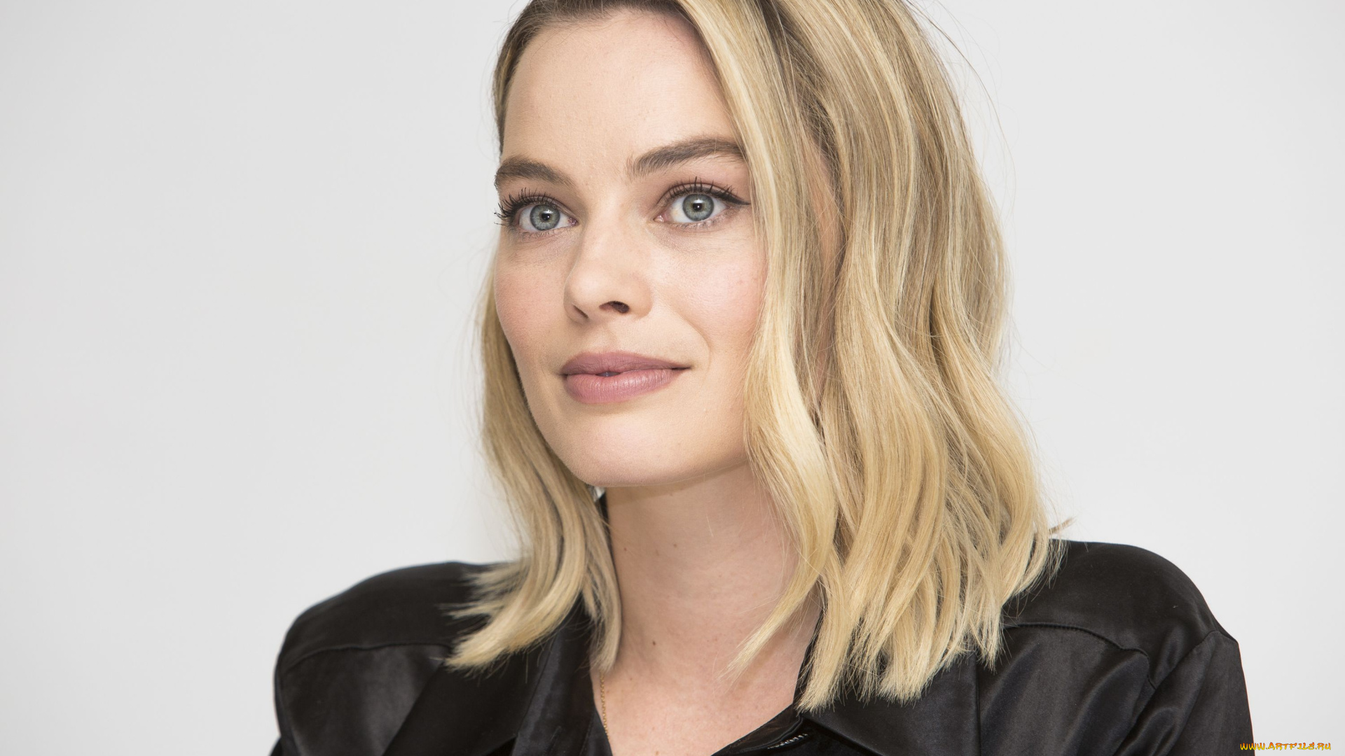 девушки, margot, robbie, блондинка, актриса, лицо, рубашка, улыбка