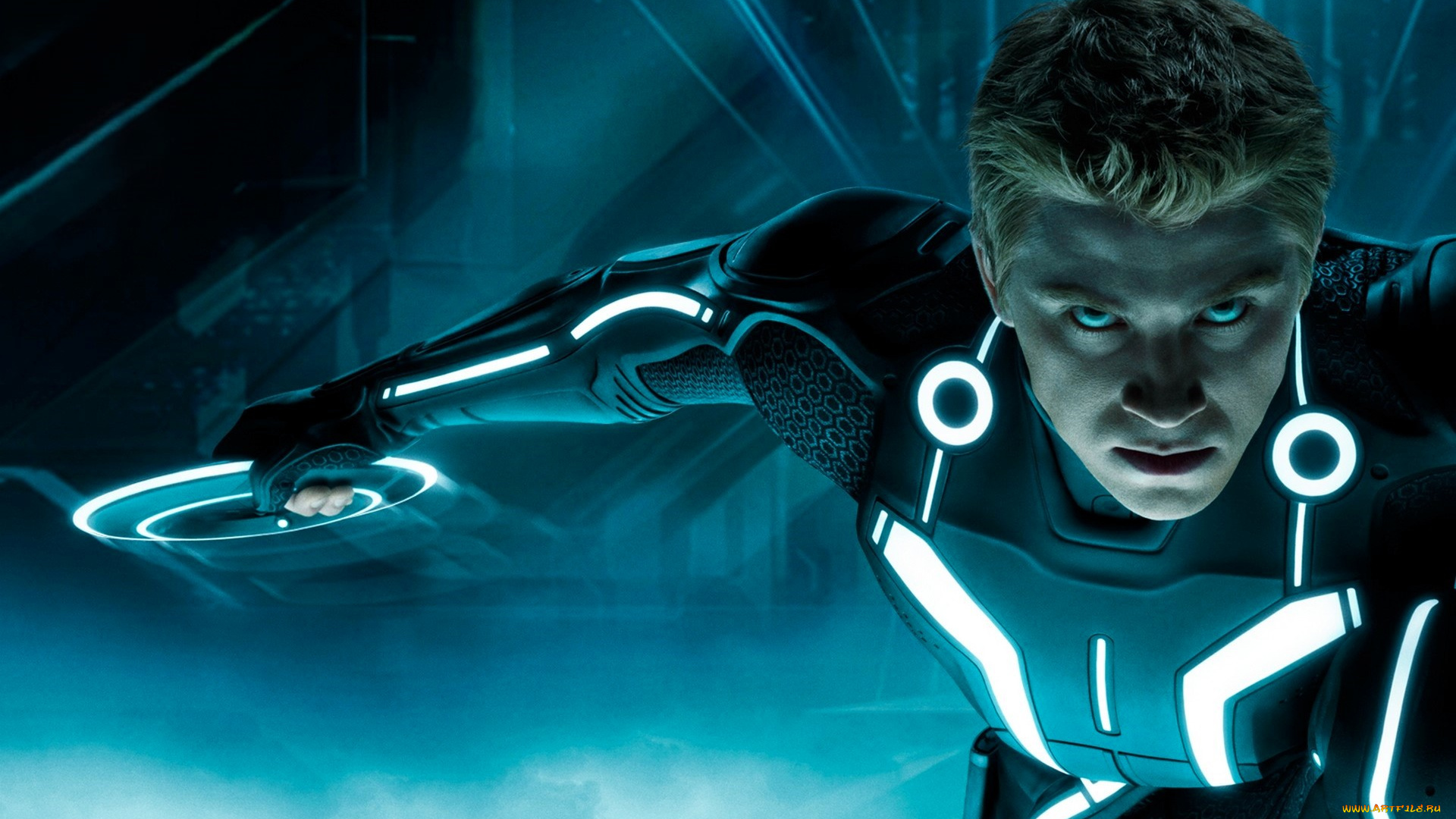 кино, фильмы, tron, legacy, парень, взгляд, костюм, диск, неон