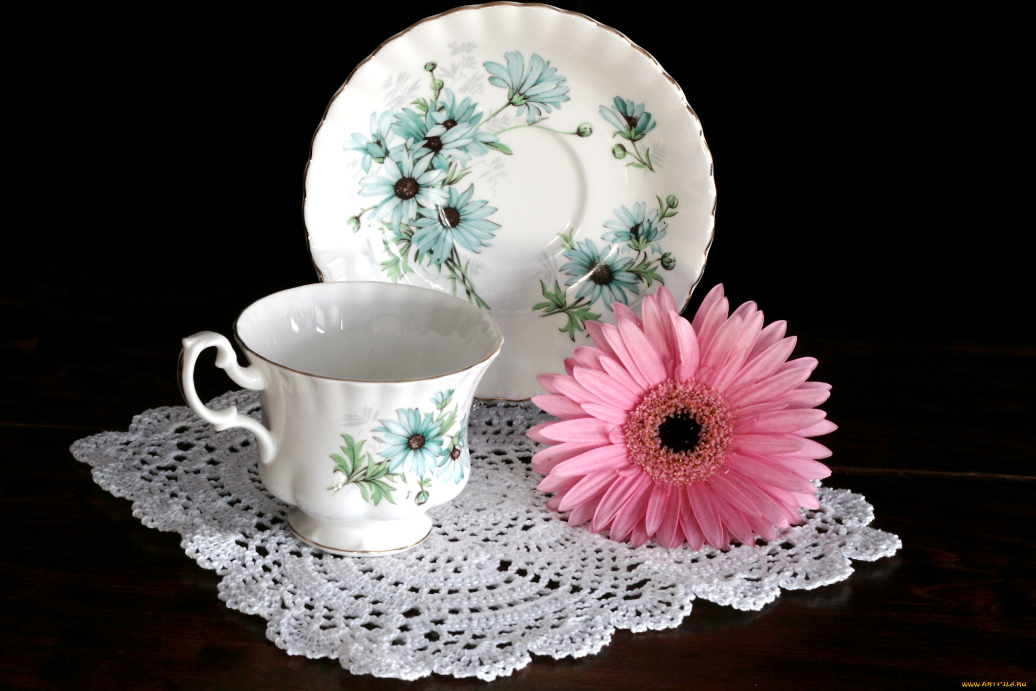 разное, посуда, столовые, приборы, кухонная, утварь, салфетка, гербера, чашка, тарелка