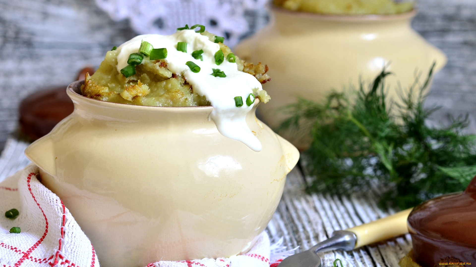 еда, вторые, блюда, укроп, горшочки, сметана, картошка, запеченый, картофель, лук