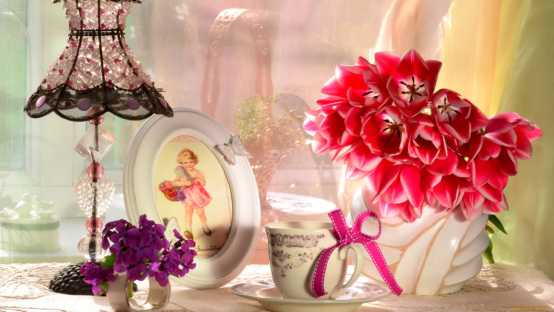 разное, предметы, быта, чашка, букет, цветы, тюльпаны, абажур, лампа, девочка, рамка, бантик