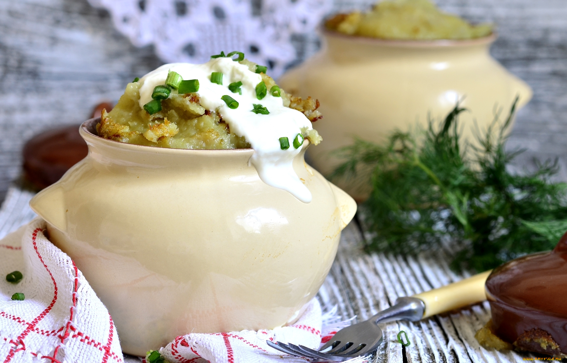 еда, вторые, блюда, укроп, горшочки, сметана, картошка, запеченый, картофель, лук