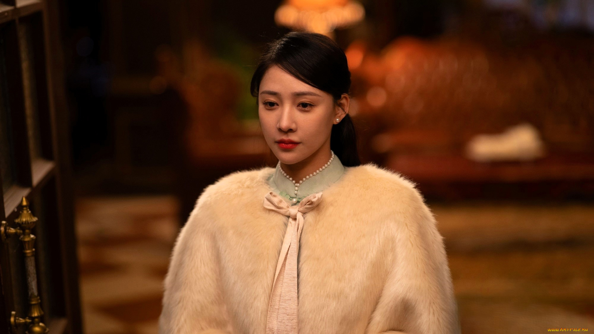 echoes, of, the, heart, кино, фильмы, женщина, шуба, дверь