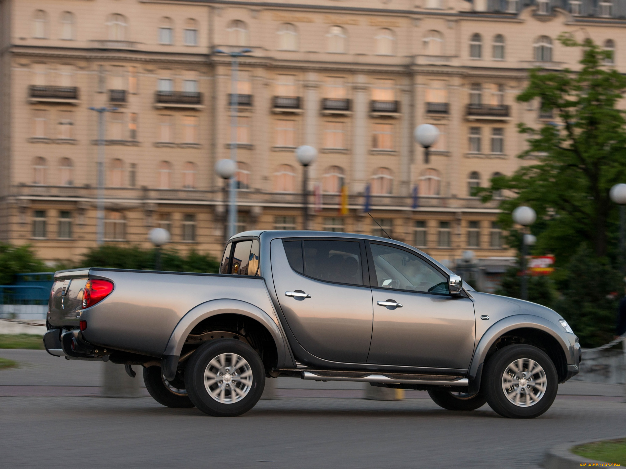 автомобили, mitsubishi, 2014г, cab, double, темный, l200