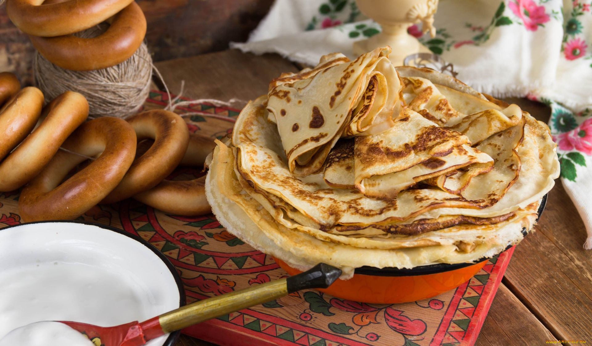 еда, блины, , оладьи, сметана, сушки, масленица