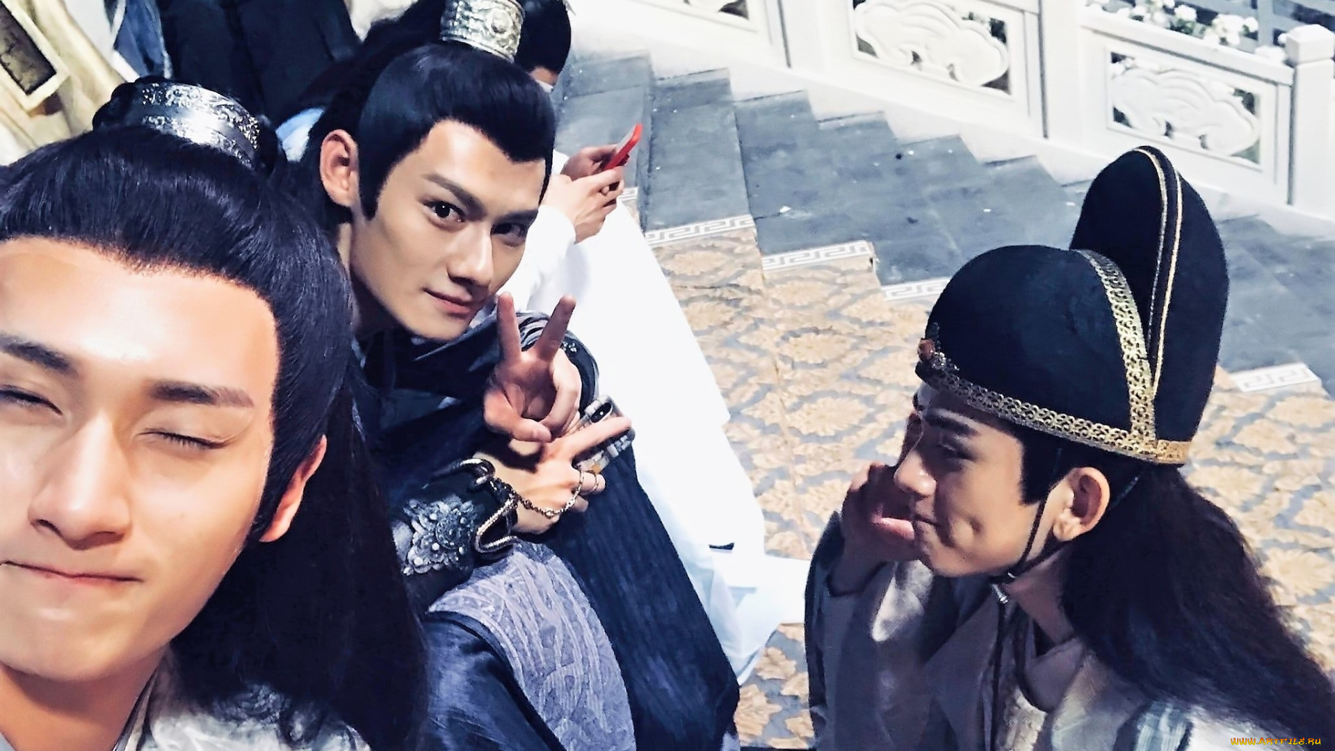 разное, знаменитости, актеры, костюмы, съемки, перерыв