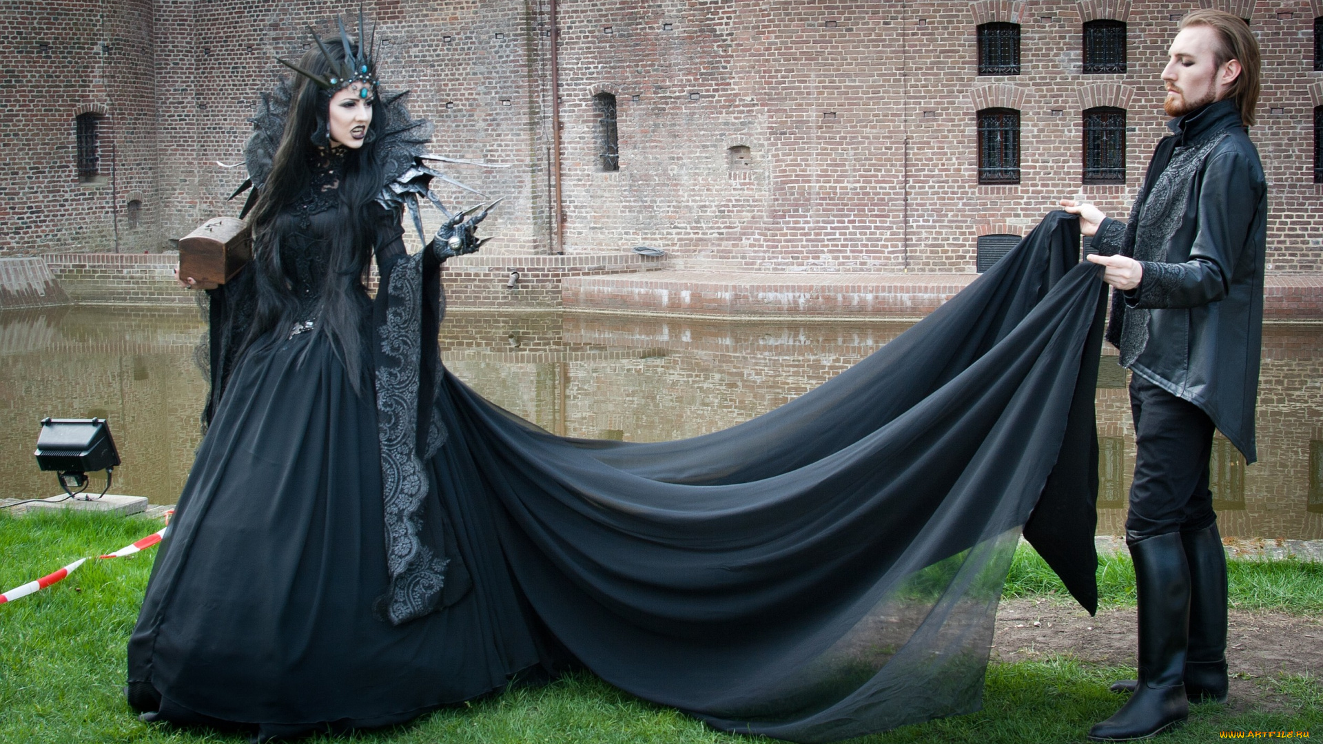 разное, маски, карнавальные, костюмы, колдунья, черное, платье, слуга