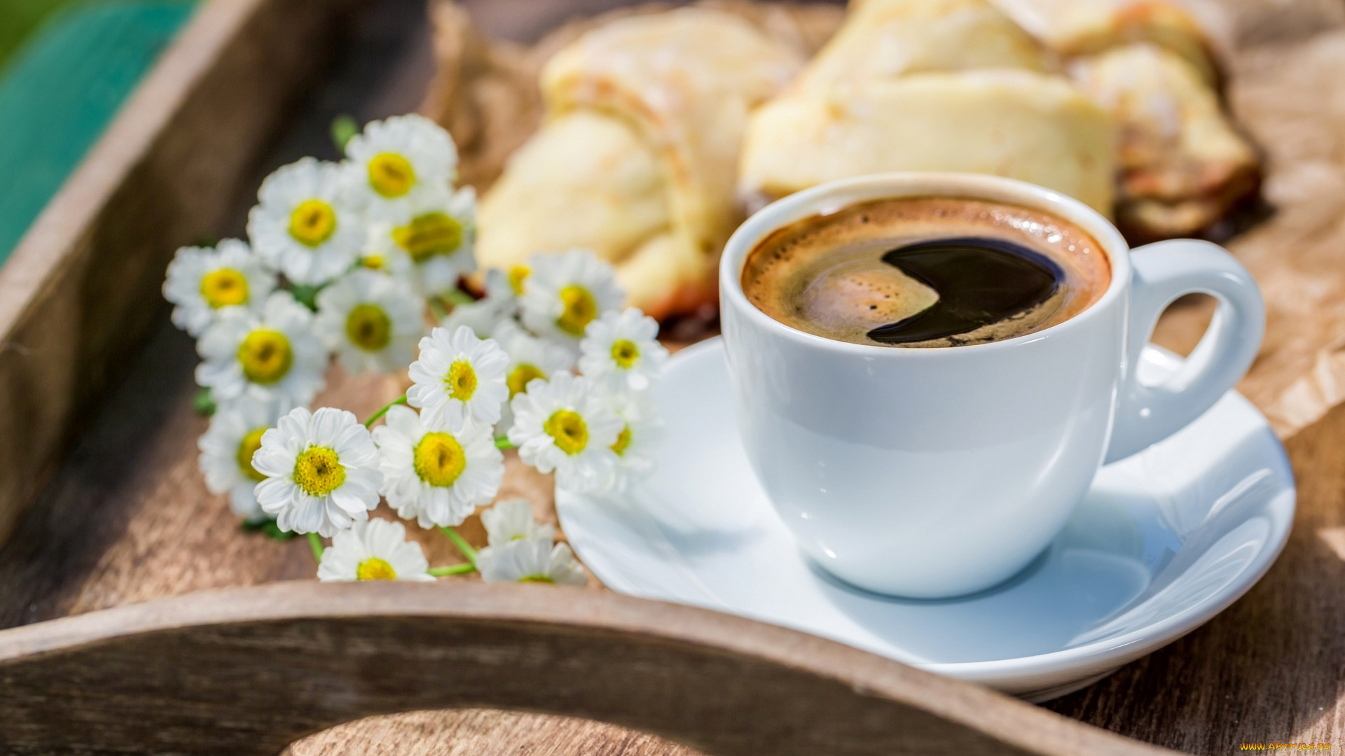 еда, кофе, , кофейные, зёрна, цветы, поднос, сдоба, ромашки