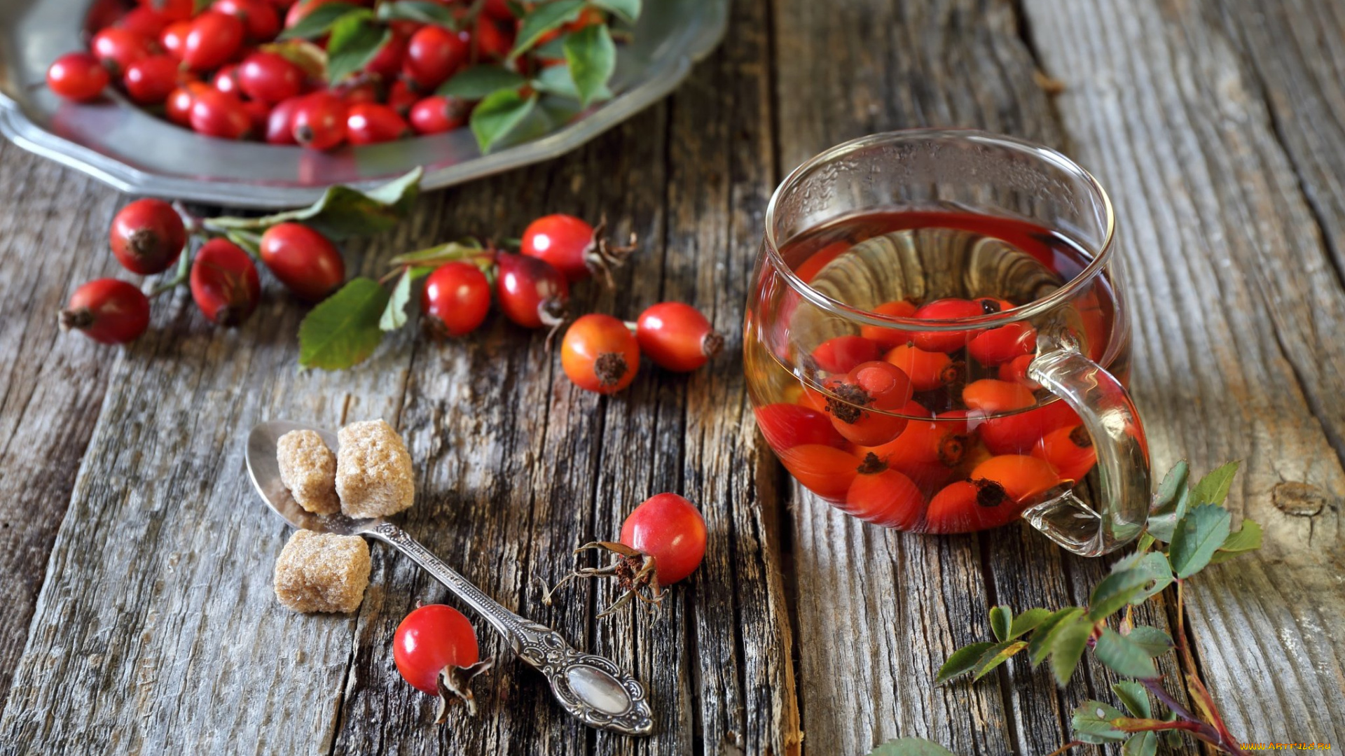 еда, напитки, , Чай, чашка, напиток, сахар, тарелка, листья, ягоды, ветка, чай, доски, шиповник, ложка