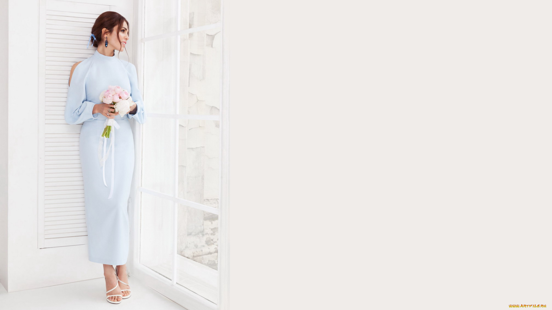 музыка, сати, казанова, певица, платье, цветы, букет, окно