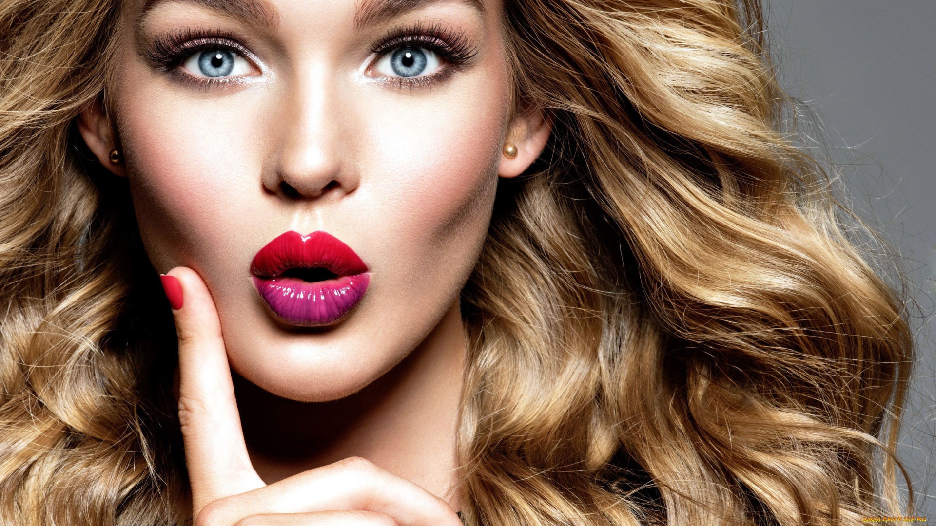 девушки, -, лица, , портреты, блондинка, локоны, жест