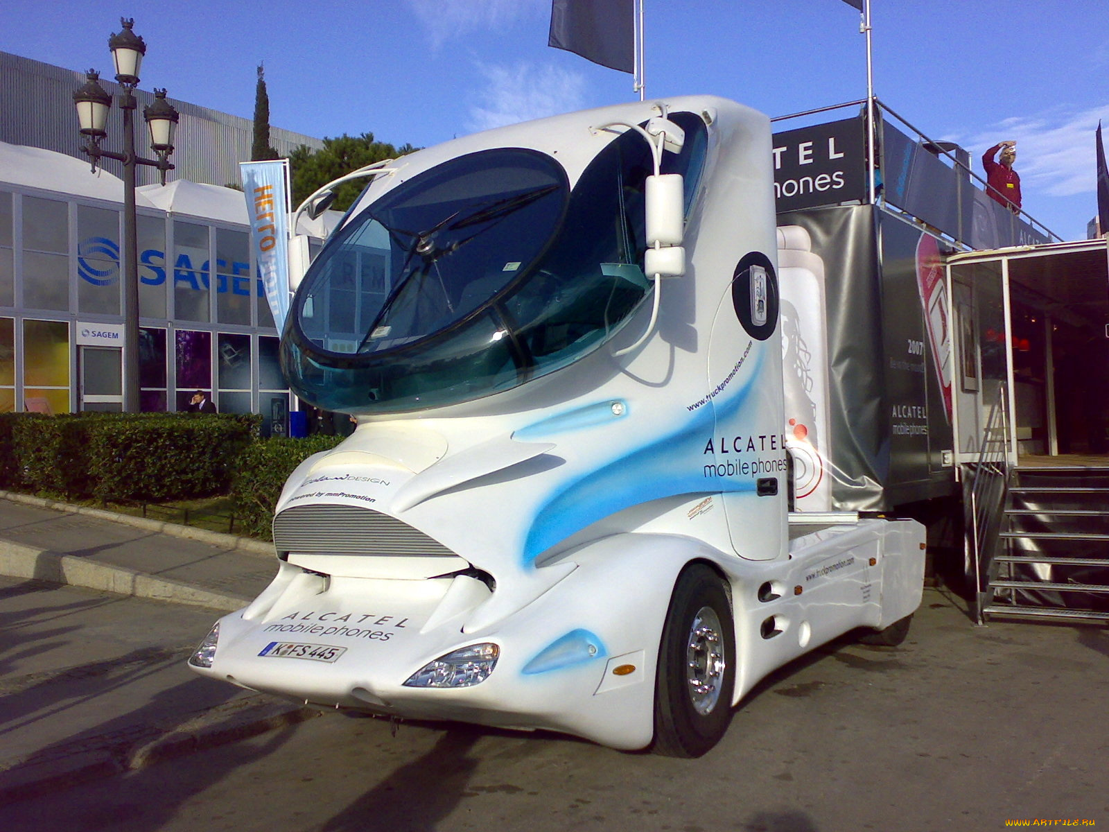 автомобили, грузовики