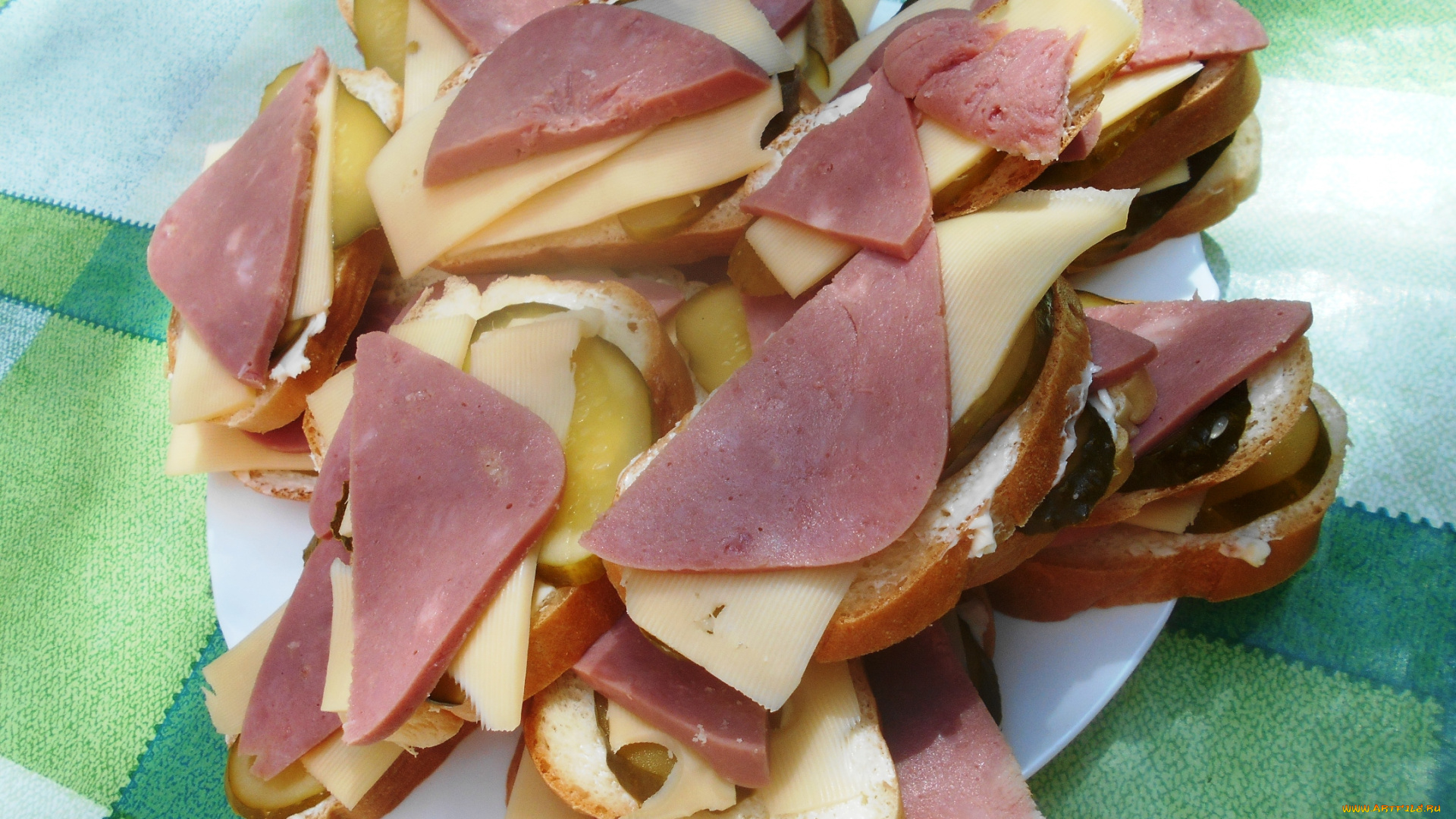 еда, бутерброды, , гамбургеры, , канапе, огурцы, сыр, хлеб, колбаса