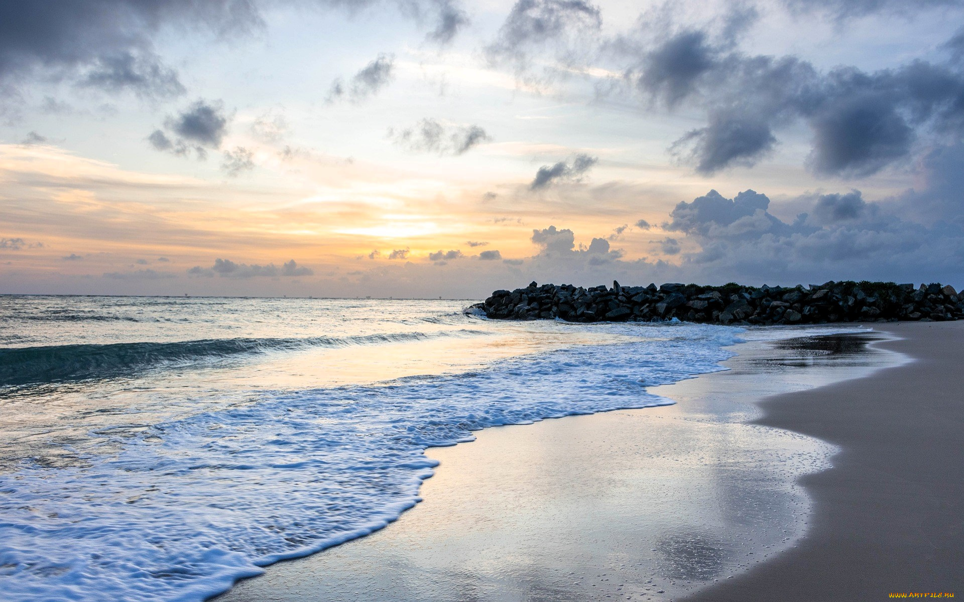 природа, побережье, небо, облака, море, камни, берег, пляж