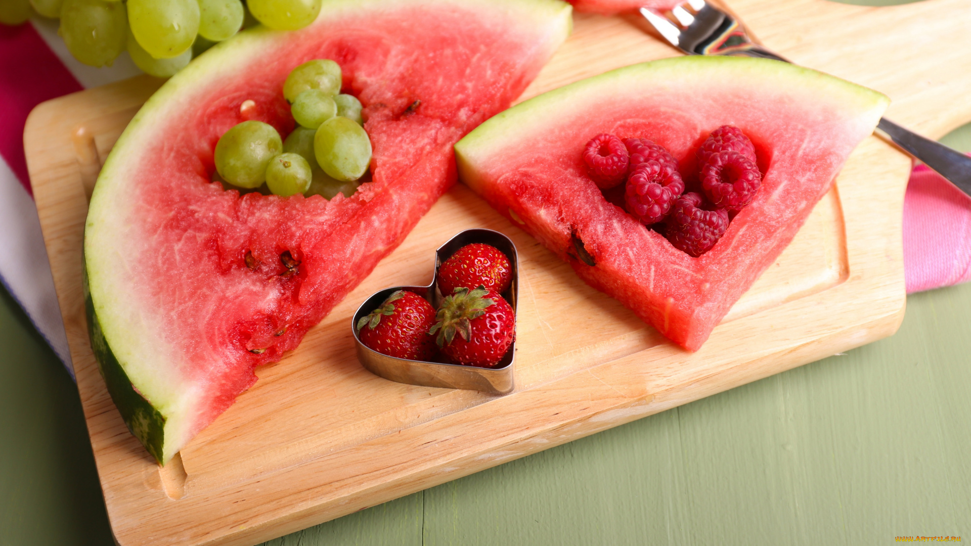еда, фрукты, , ягоды, сердце, клубника, виноград, малина, арбуз