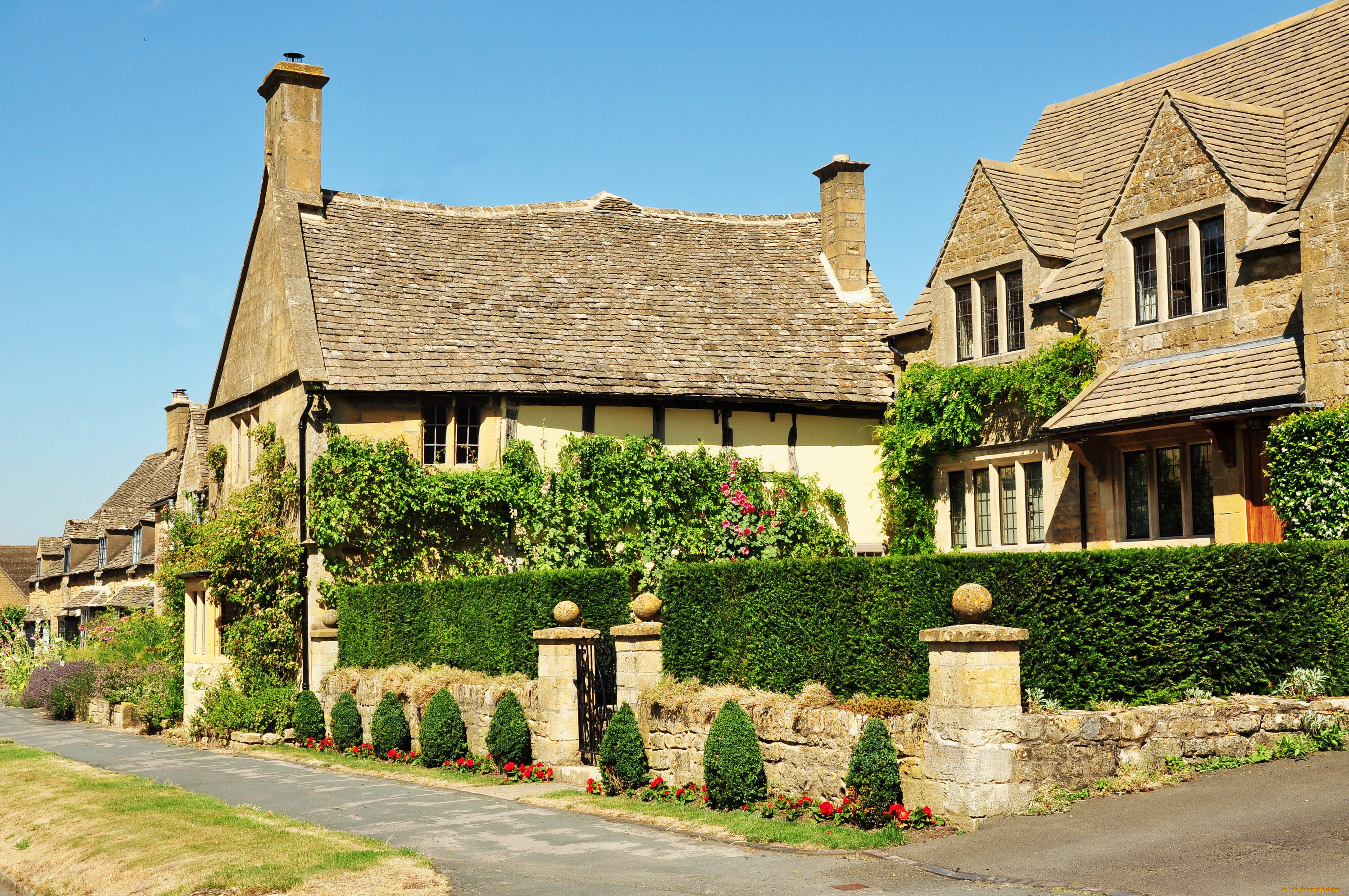 broadway, , англия, города, -, здания, , дома, broadway, англия, дома, улица, кусты, ландшафт