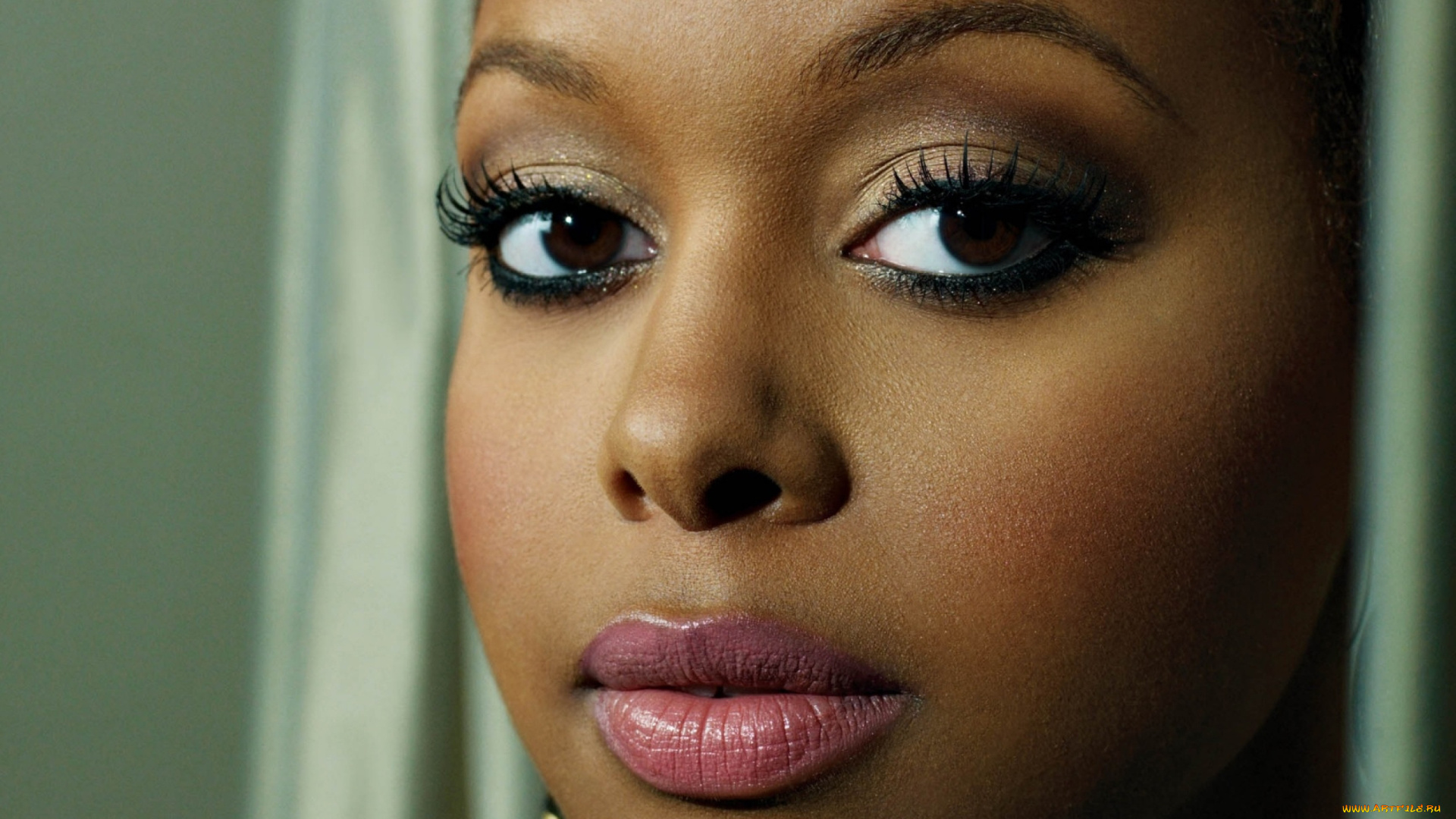 девушки, chrisette, michele, девушка, мулатка, портрет, лицо, макияж, причёска, темнокожая, чернокожая, брюнетка, поза, chrisette, michele