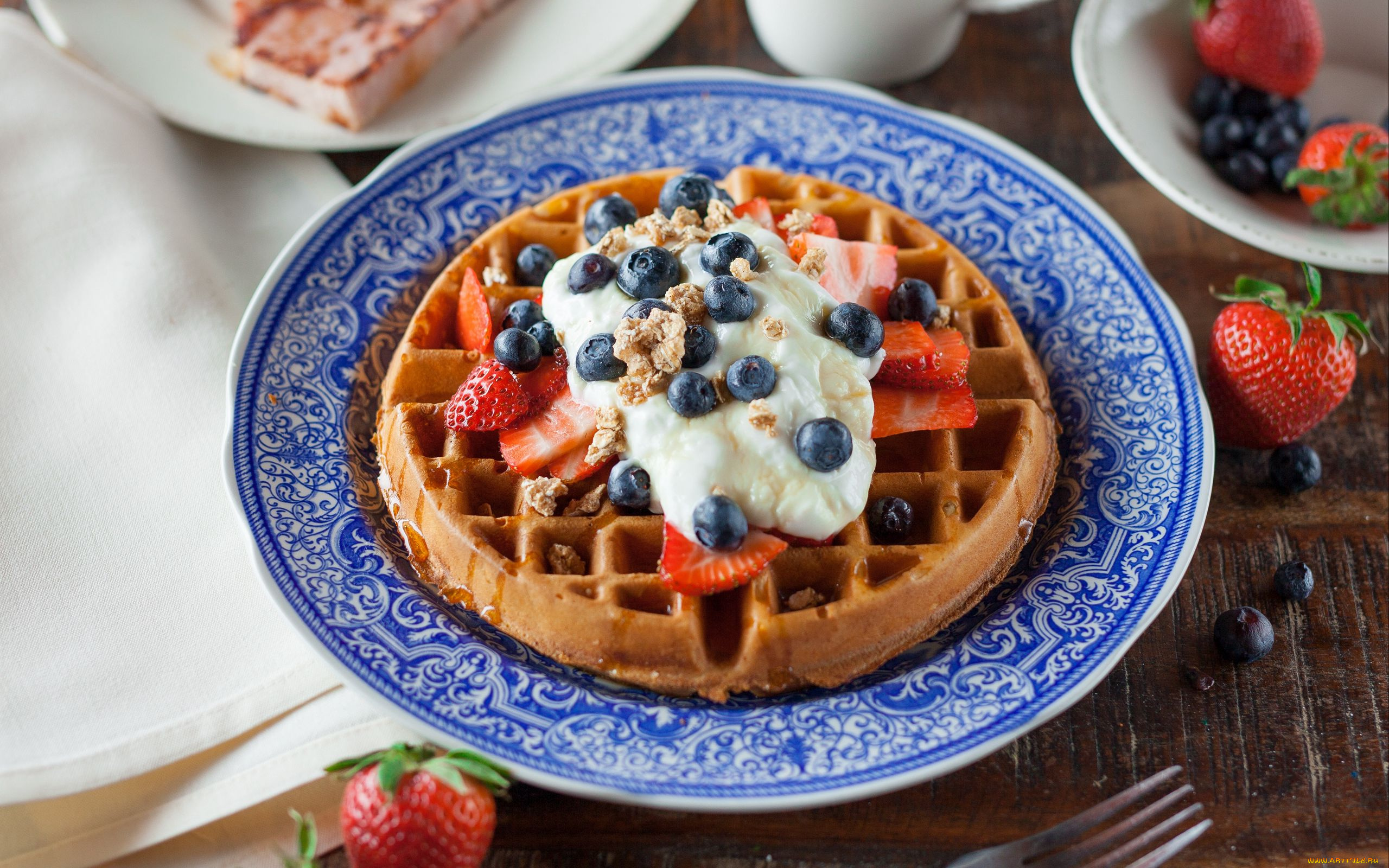 еда, блины, , оладьи, ягоды, вафли, клубника, черника, десерт