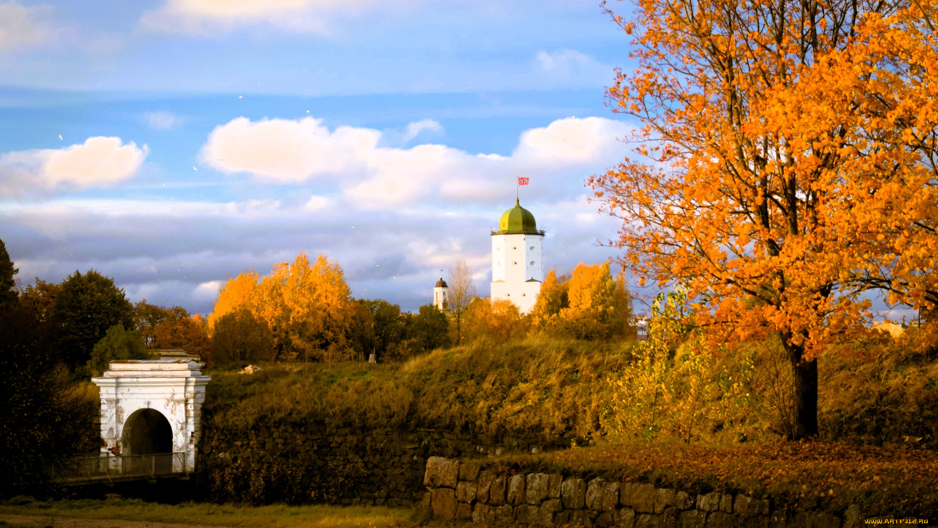 города, санкт-петербург, , петергоф, , россия, замок, башни, флаг, арка, парк, осень, деревья