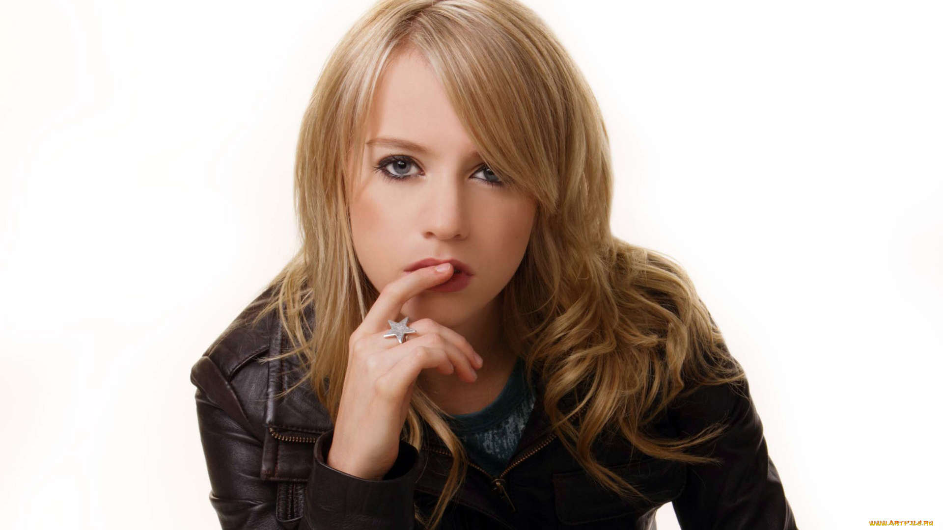 Alex, Johnson, девушки, , , кольцо-звезда, кожаная, куртка