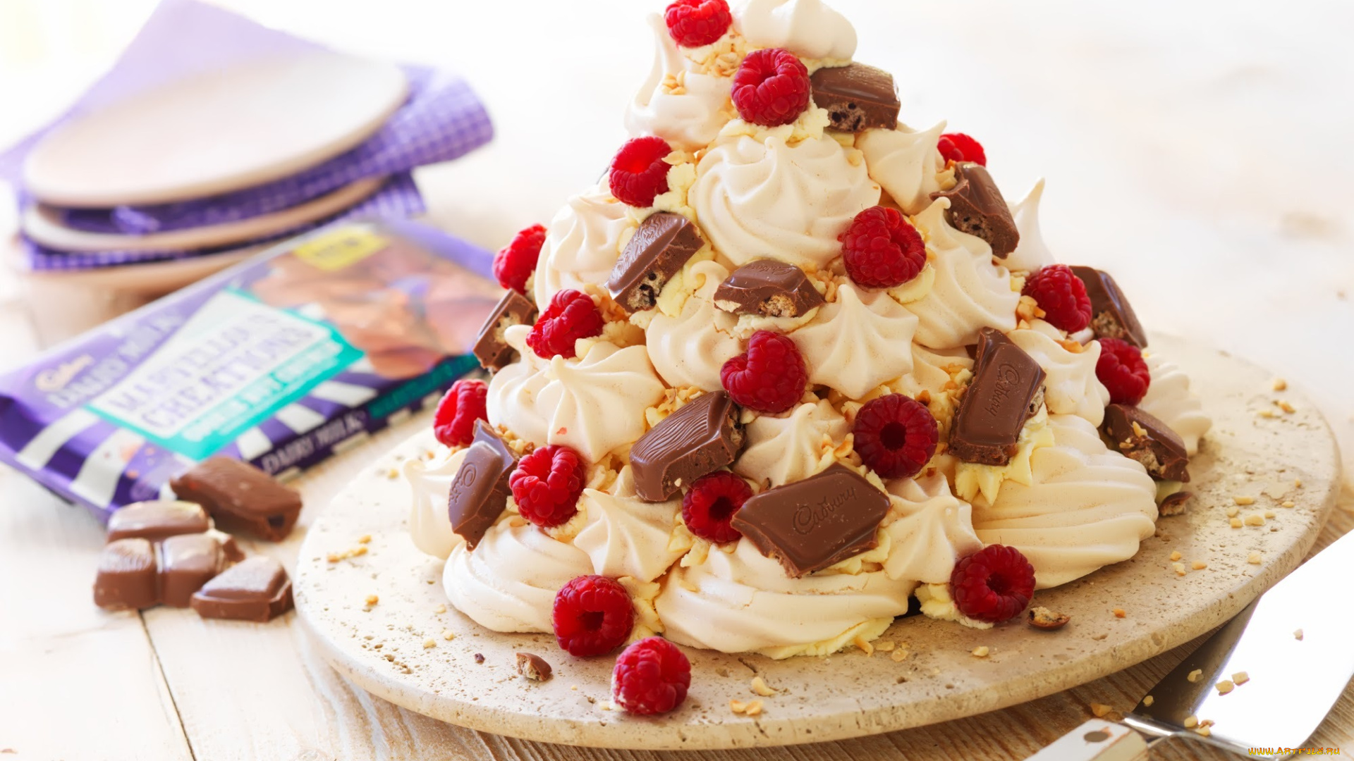 еда, торт, только, cream, chocolate, raspberries, food, десерт, пирожное, сладкое, cake, dessert, шоколад, крем, малина