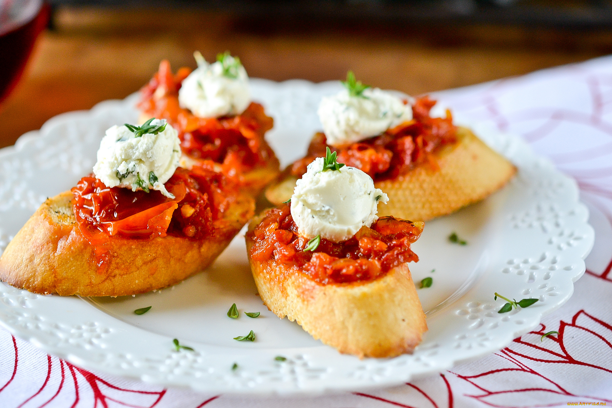 crostini, with, sun, dried, tomato, jam, еда, салаты, закуски, кростини