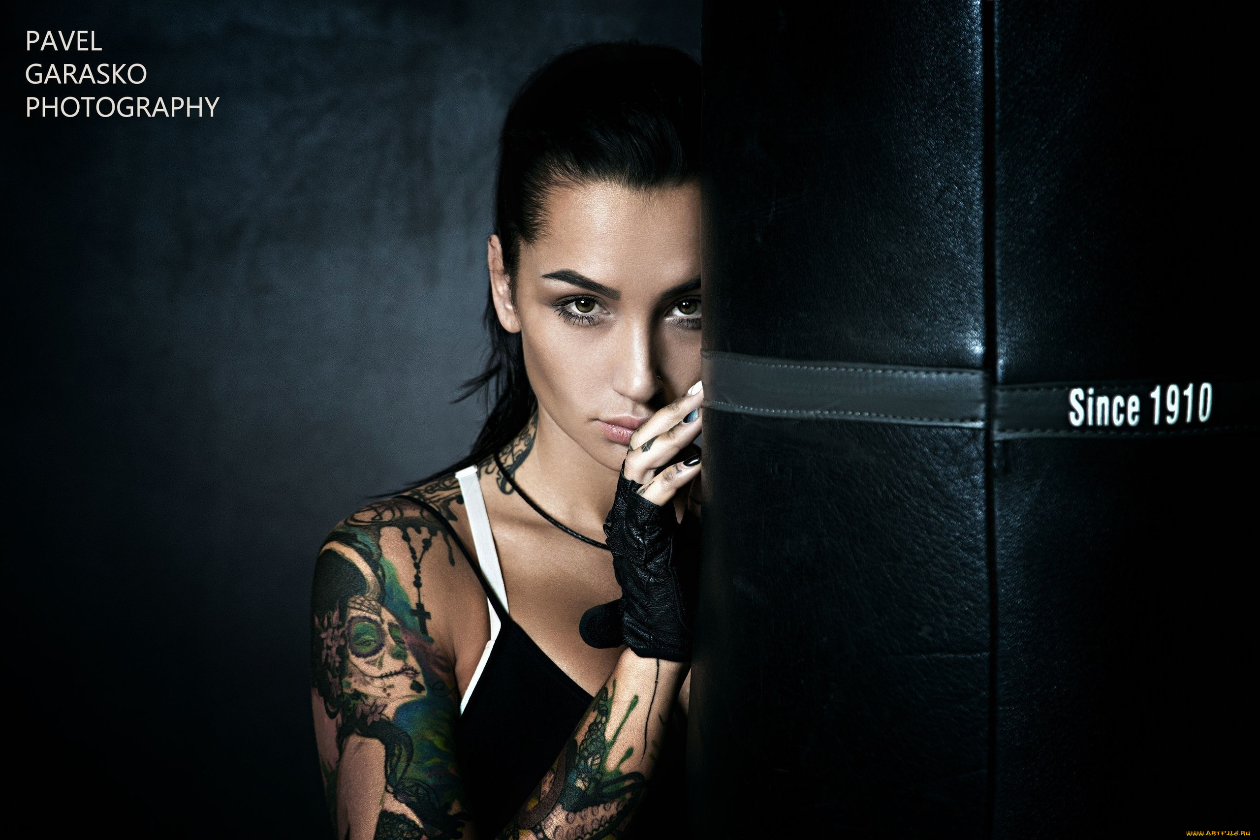 девушки, -unsort, , брюнетки, , шатенки, девушка, photographer, анжелика, андерсон, тату, pavel, garasko, брюнетка, макияж, прическа, боксерская, перчатки, взгляд, груша