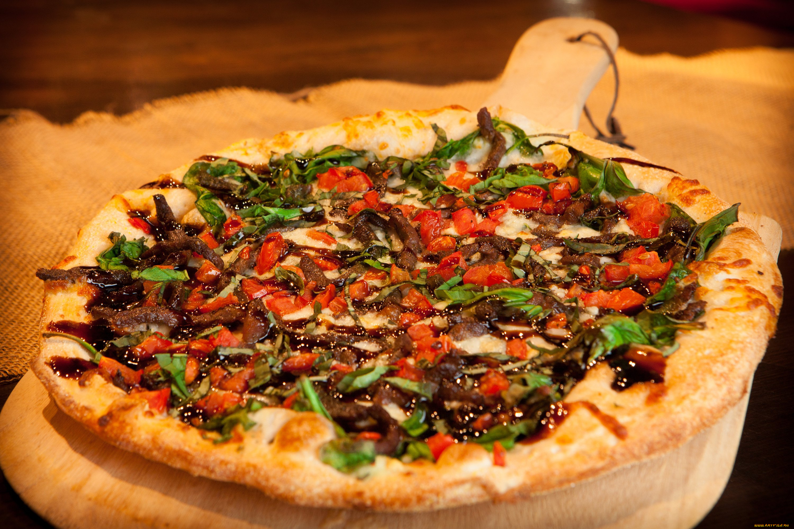 еда, пицца, помидоры, зелень