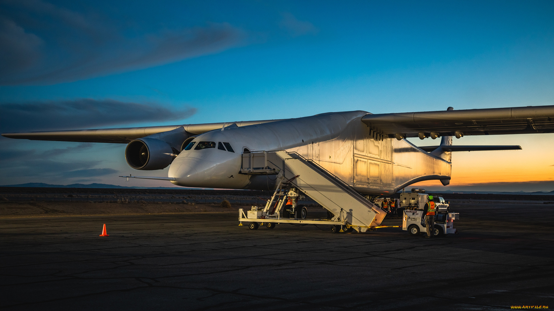 авиация, военно-транспортные, самолёты, stratolaunch, model351, самолет, аэродром