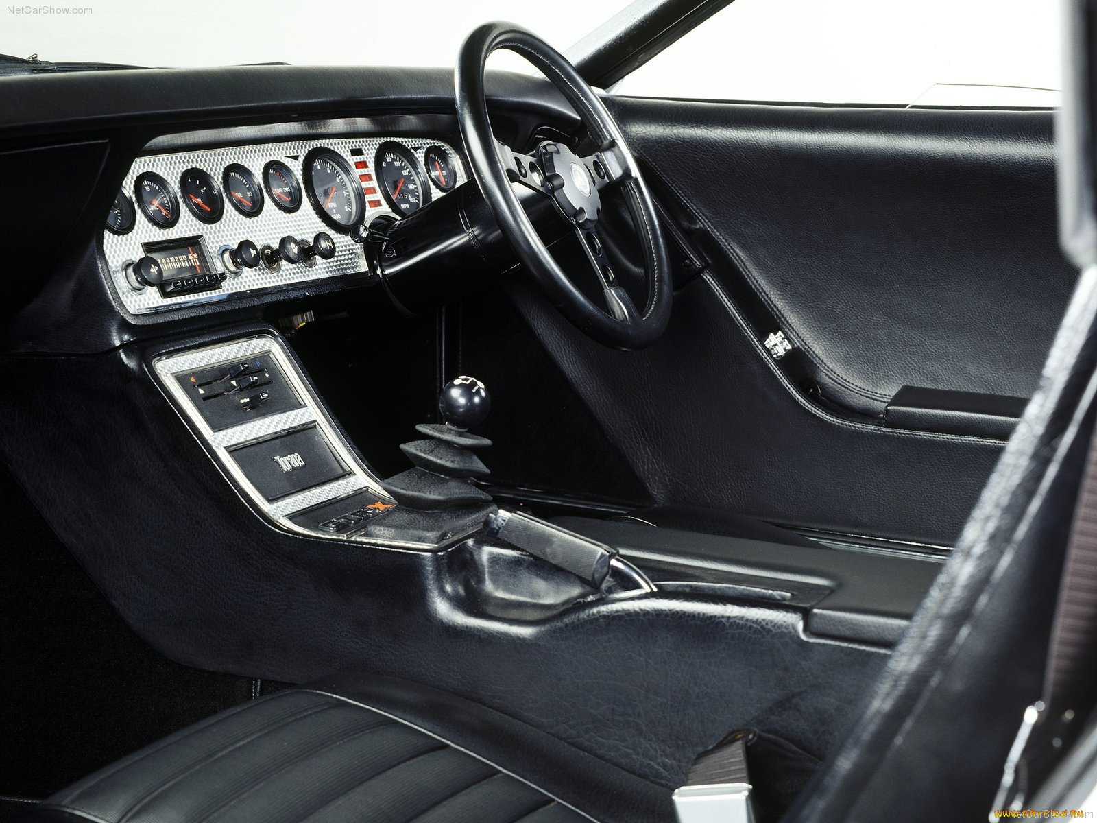 автомобили, интерьеры