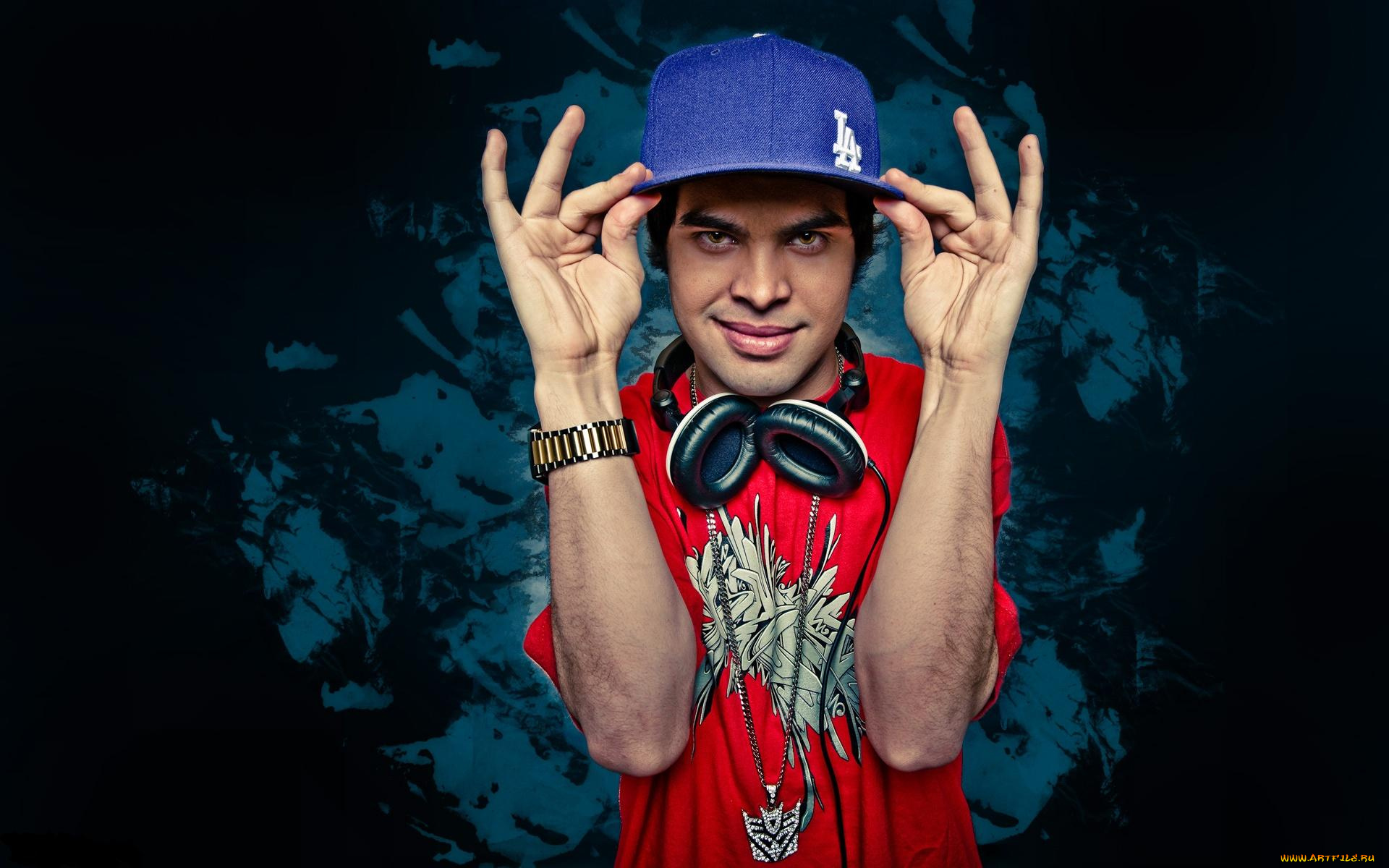 troy, datsik, музыка, другое, улыбка, наушники, кепка, dj