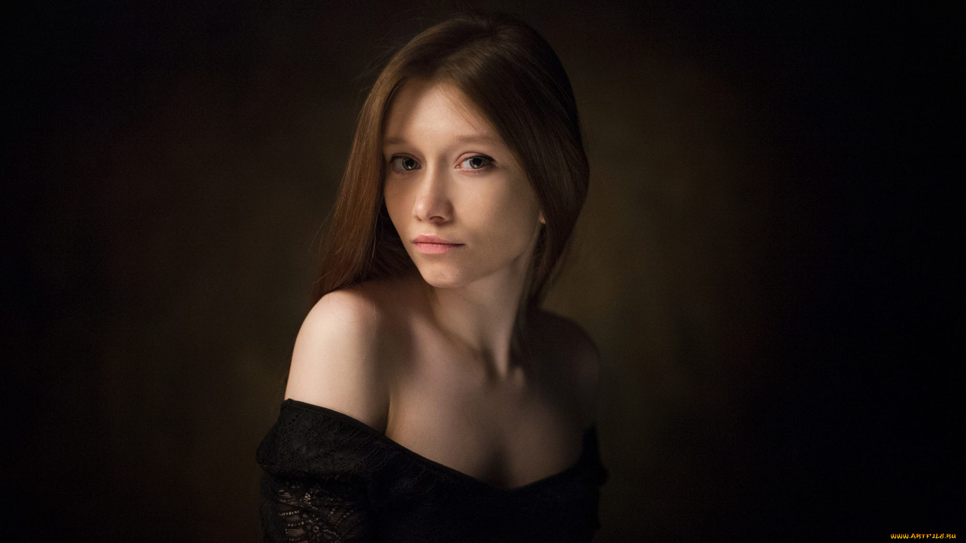 девушки, -, лица, , портреты, максим, максимов, женщины, брюнетка, длинные, волосы, смотрит, на, зрителя, макияж, подводка, для, глаз, голые, плечи, платье, черная, одежда, студия, слабое, освещение, прямые