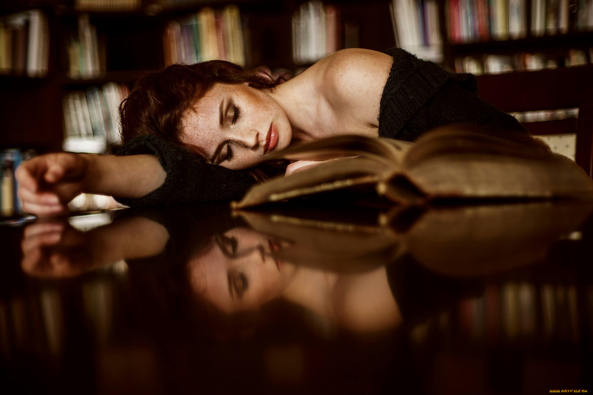 девушки, michalina, cysarz, модель, женщины, отражение, веснушки, лицо, в, помещении, книги, макияж, закрытые, глаза, полька