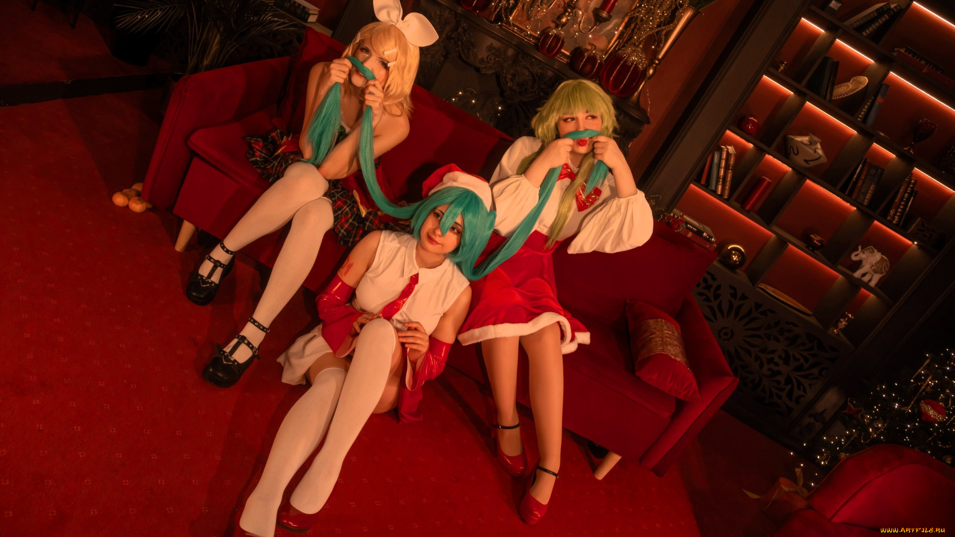 девушки, mari, aisu, подруги, образы, костюмы, косплей, наряды, волосы, диван, шкафы, ёлка, новый, год