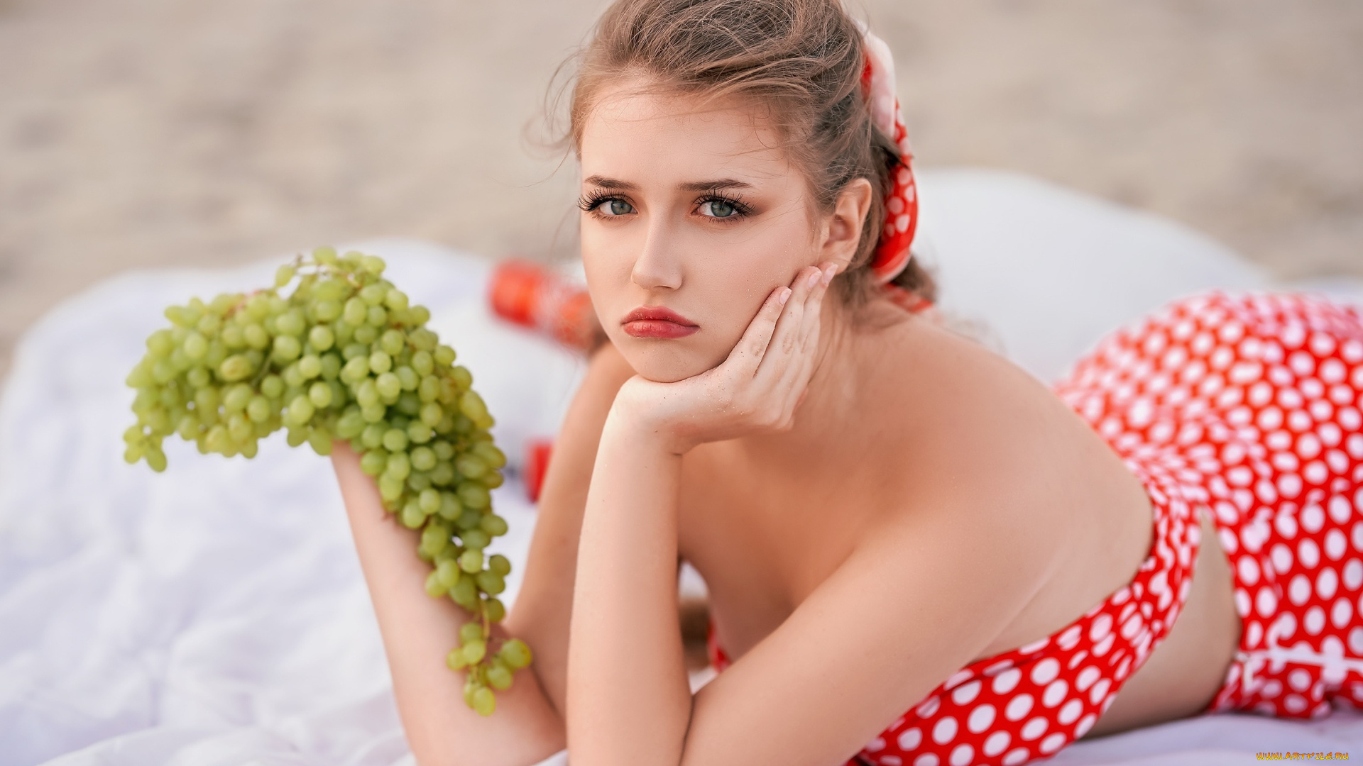 красивая, девушка, девушки, -, брюнетки, , шатенки, девушка, женщина, шатенка, темноволосая, сексуальная, модель, звезда, позирует, разная, обувь, верхняя, стильная, одежда, нижнее, эротическое, бельё, трусы, лифчик, колготки, чулки, аксессуары, макияж, и, множество, элементов, на, фотографии