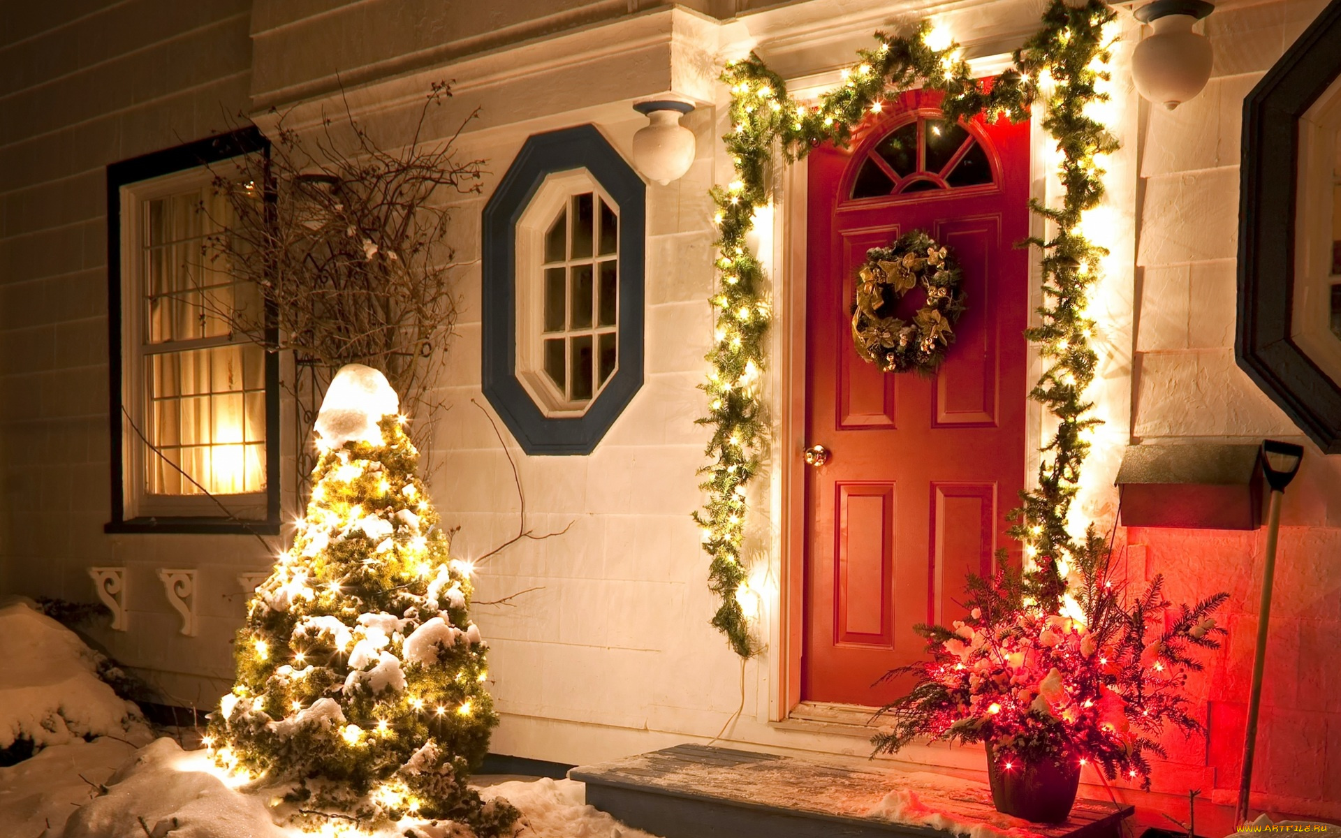 праздничные, новогодние, пейзажи, ёлка, украшения, дверь, окна, особняк, дом, снег
