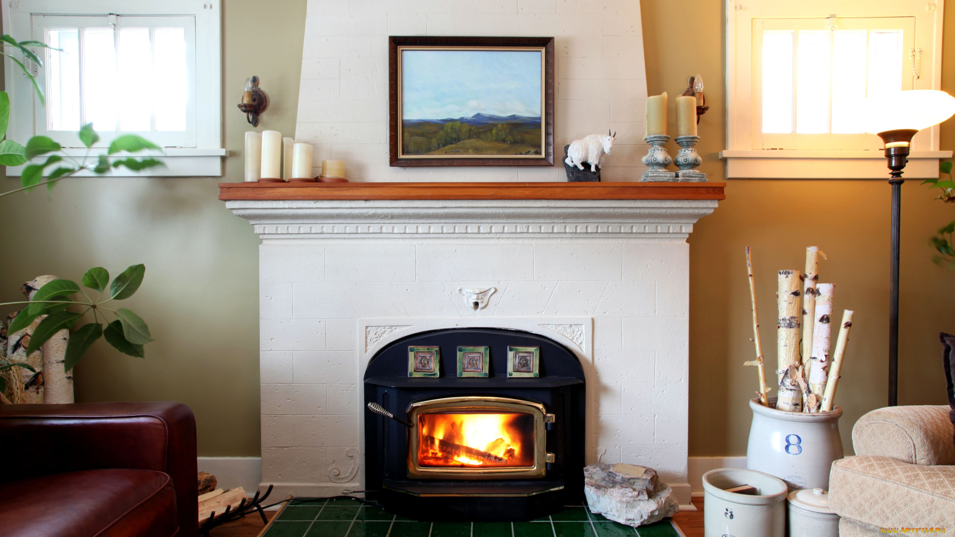 интерьер, камины, огонь, картина, свечи, дрова, лампа