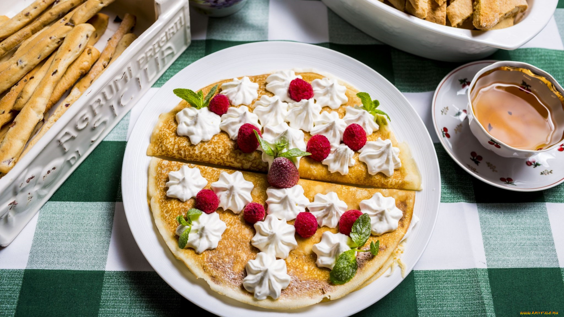 еда, блины, , оладьи, клубника, крем, чай