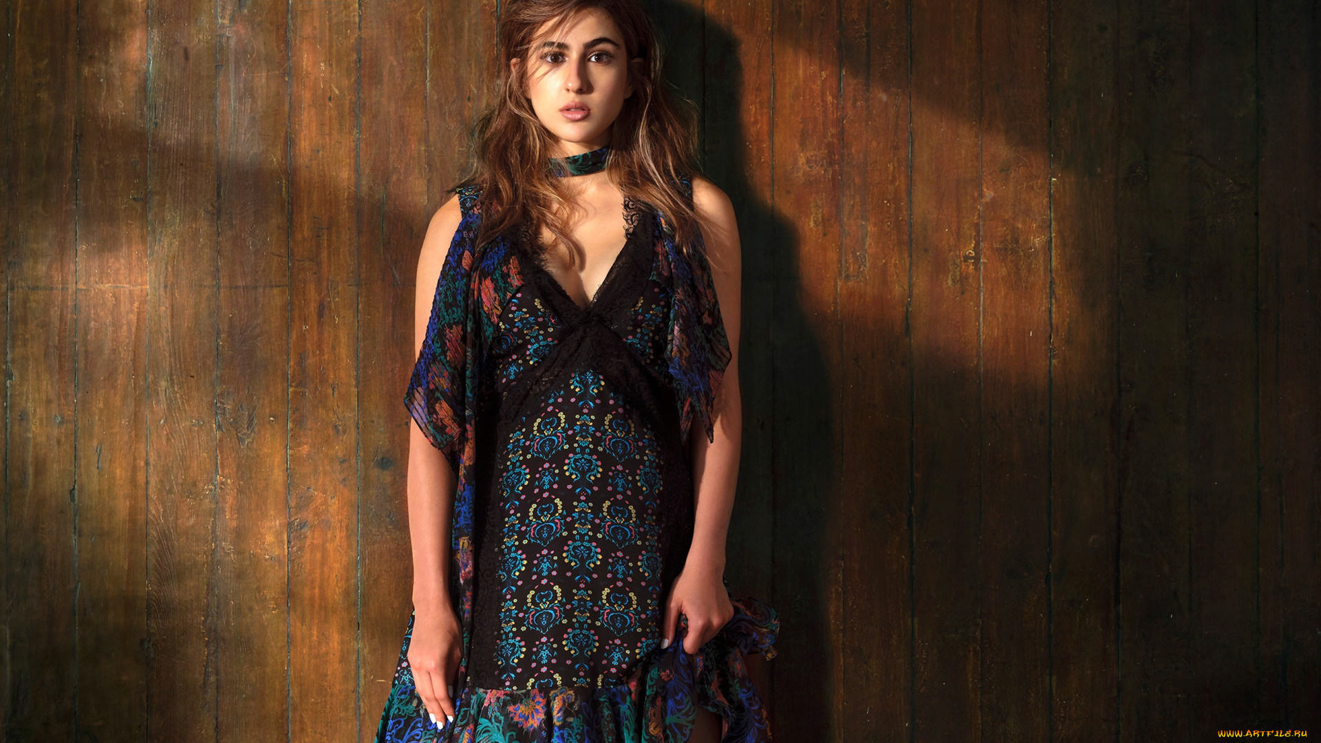 девушки, -unsort, , брюнетки, темноволосые, актриса, шатенка, sara, ali, khan, платье, стена