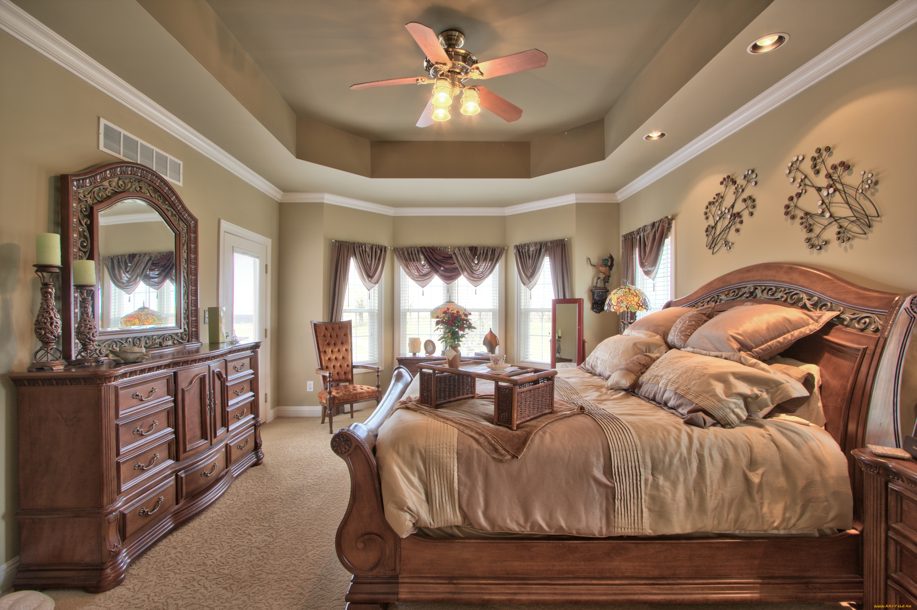 интерьер, спальня, подушки, комод, кровать