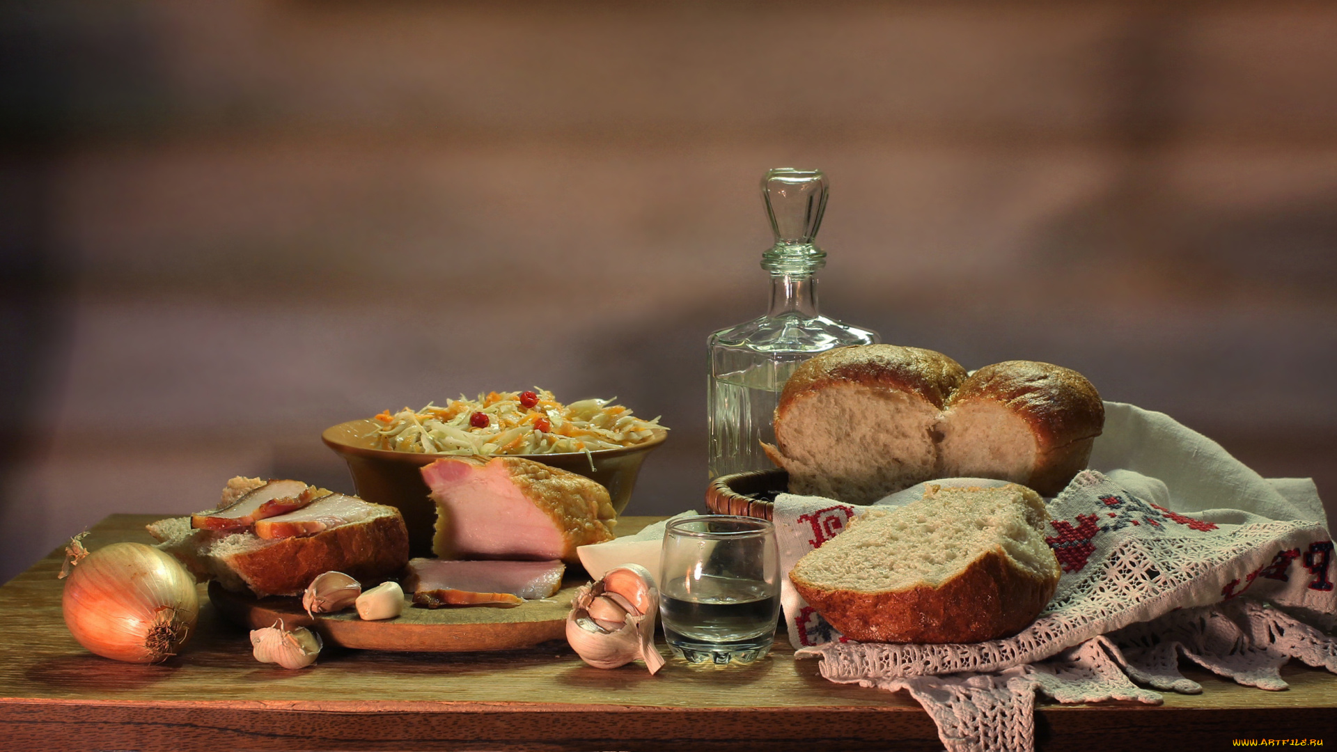 еда, натюрморт, рюмка, Чеснок, лук, репчатый, ветчина, водка, хлеб