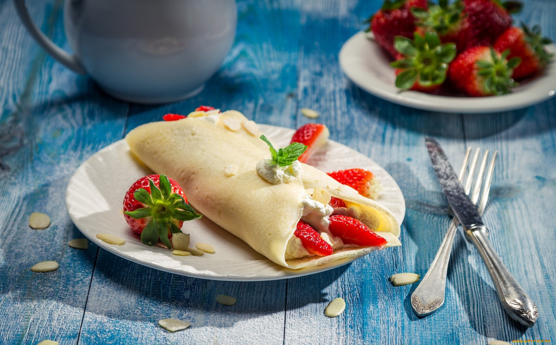 еда, блины, , оладьи, клубника, миндаль, блинчик