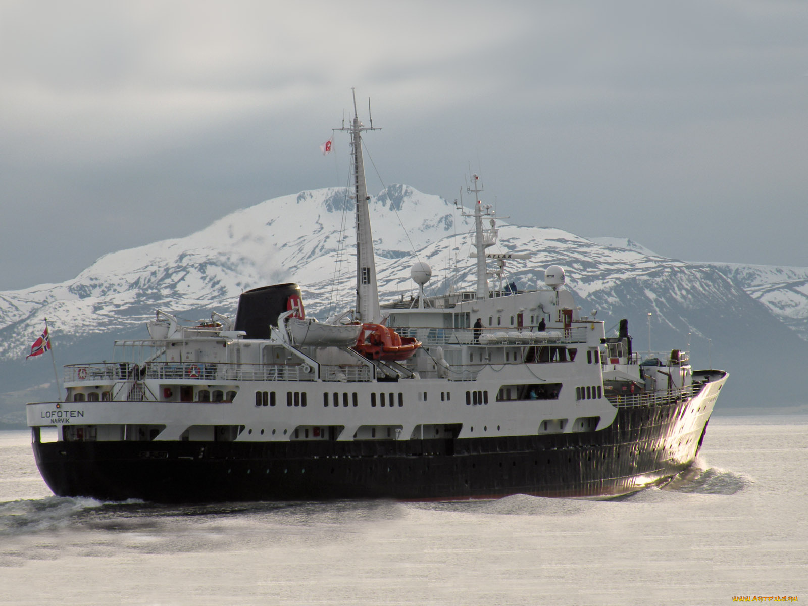 корабли, лайнеры