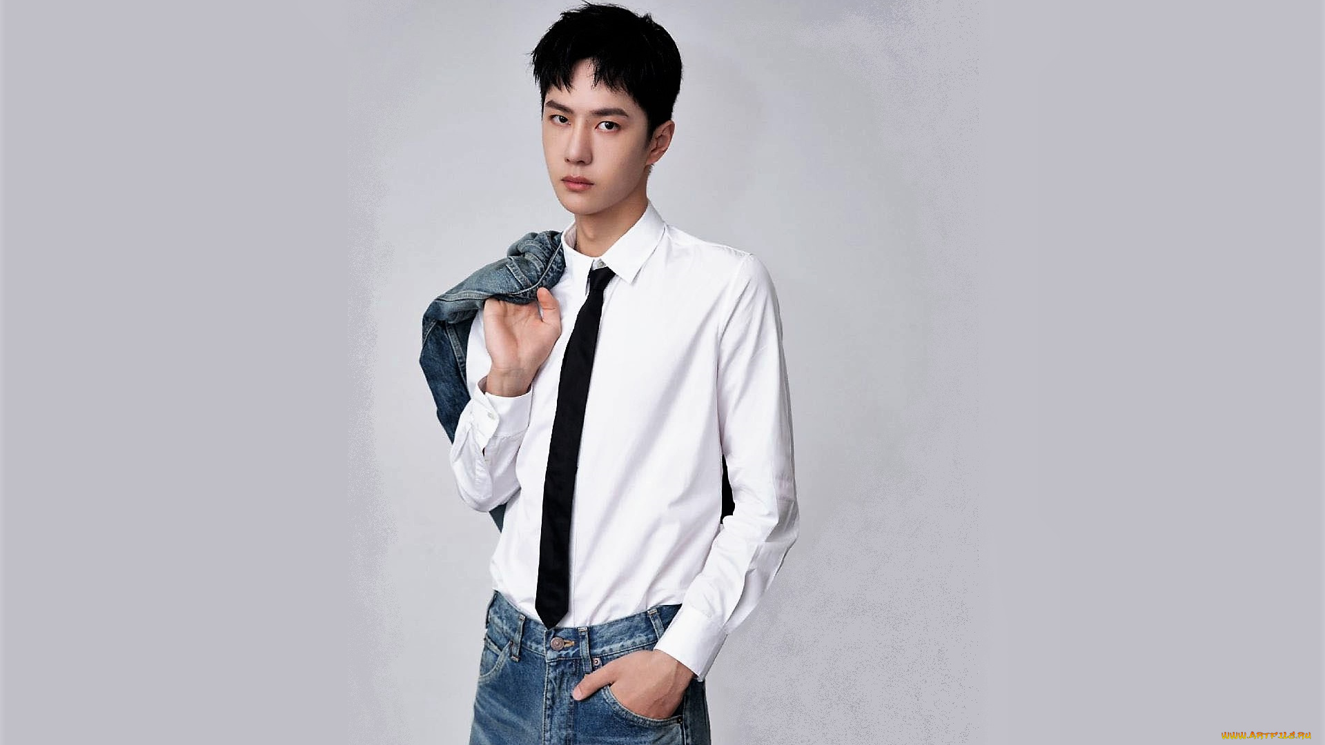 мужчины, wang, yi, bo, рубашка, галстук, джинсы