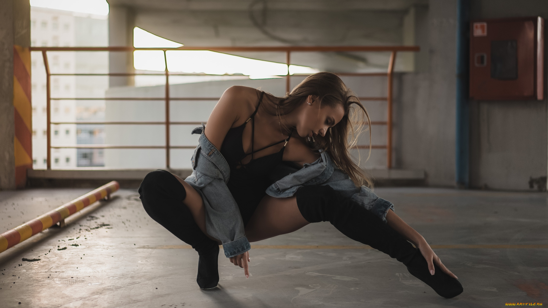 бестия, девушки, -, брюнетки, , шатенки, девушка, женщина, шатенка, темноволосая, сексуальная, модель, звезда, позирует, разная, обувь, верхняя, стильная, одежда, нижнее, эротическое, бельё, трусы, лифчик, колготки, чулки, аксессуары, макияж, и, множество, элементов, на, фотографии